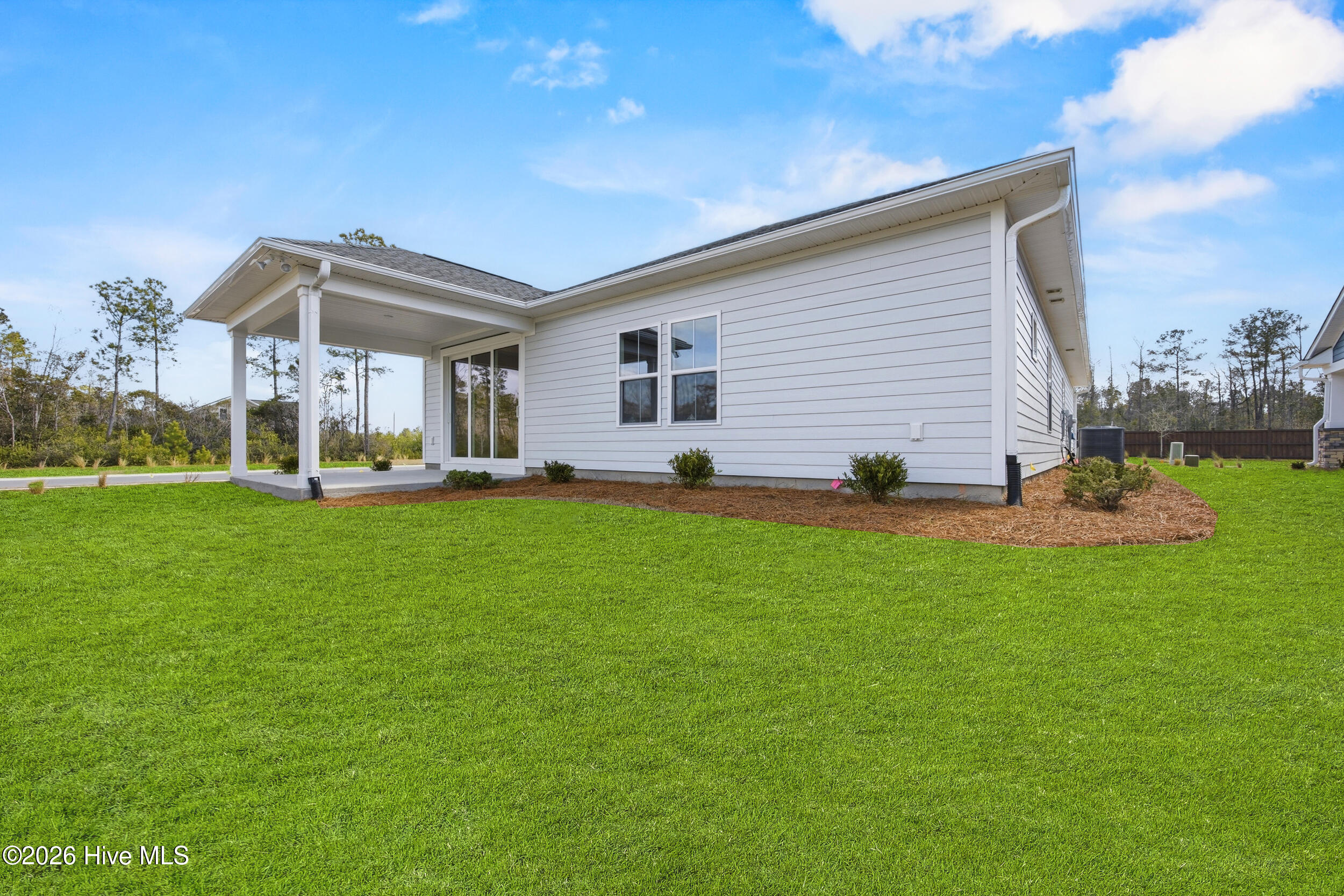 100540369 | Photo 35