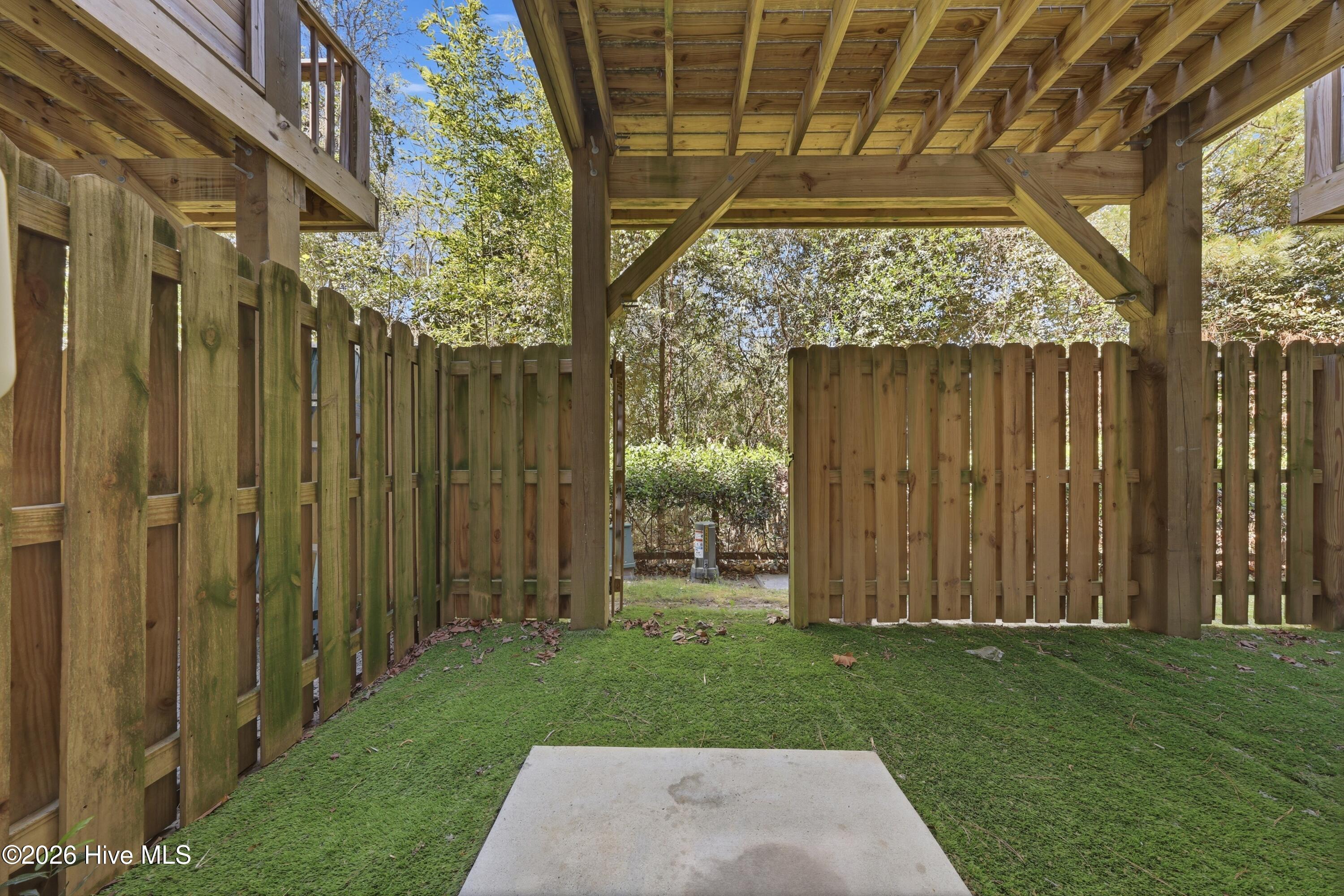 100564371 | Photo 10