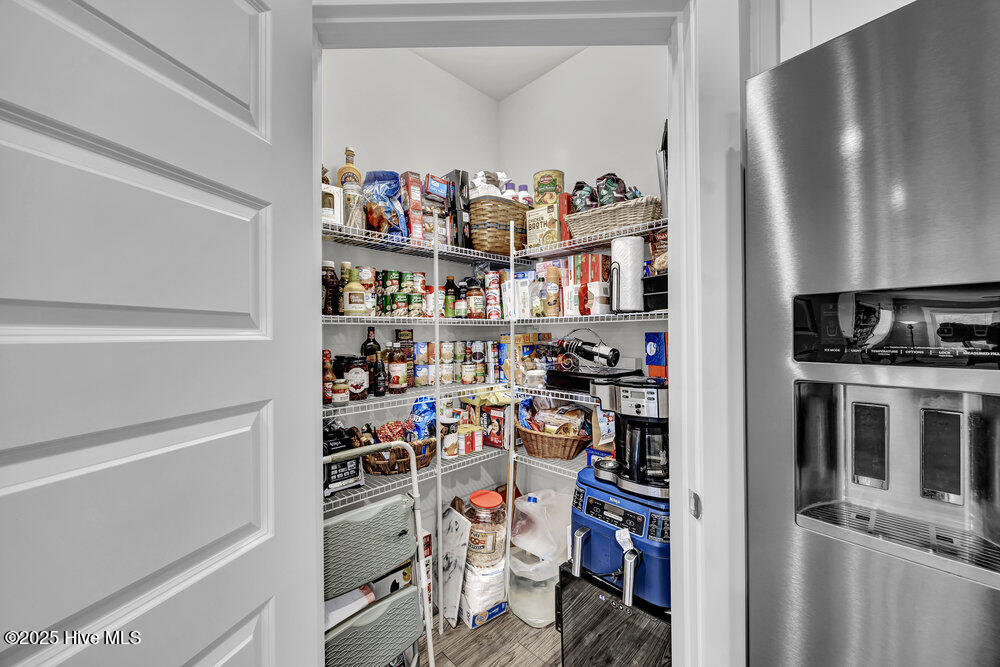 100540446 | Photo 18