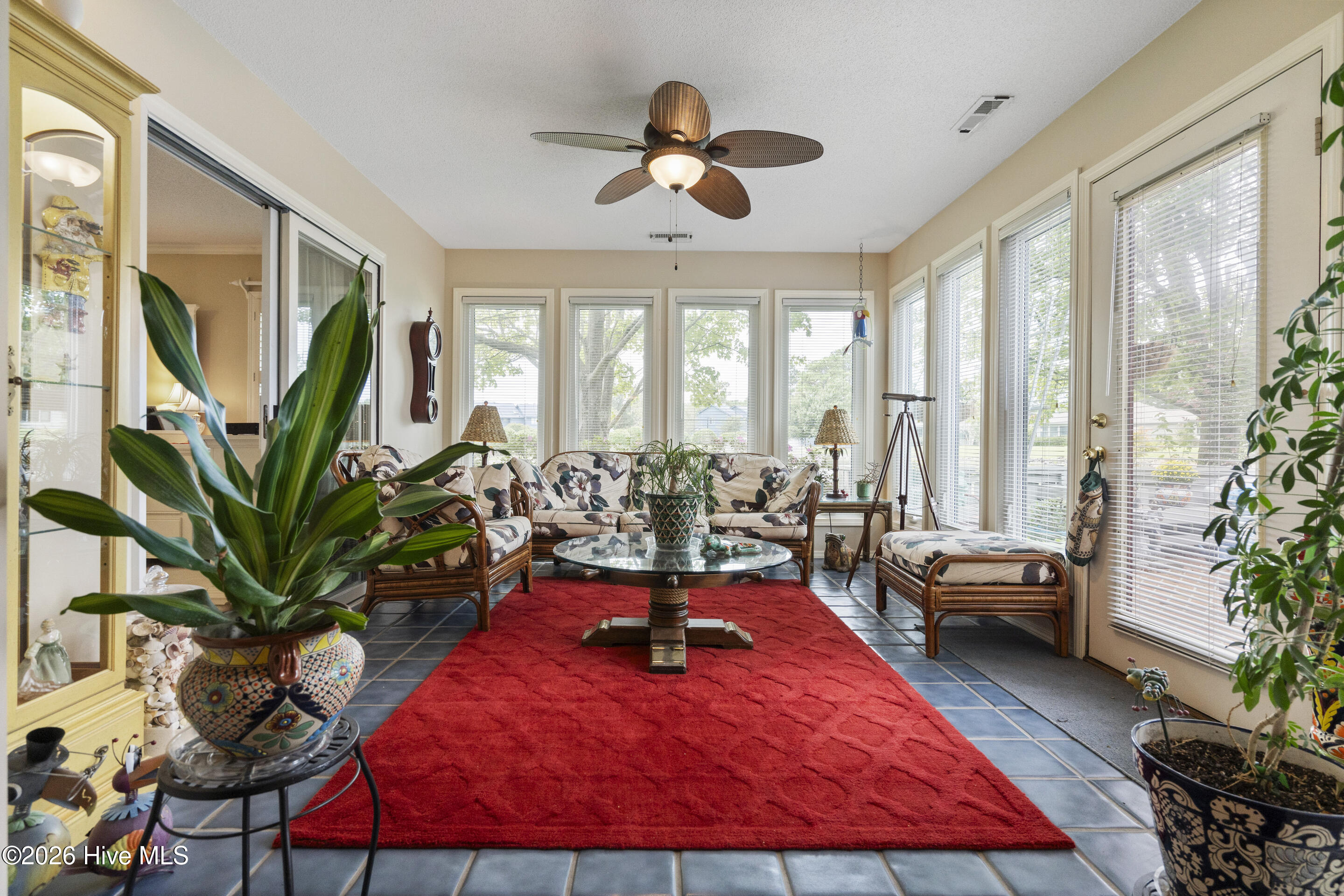 100558644 | Photo 16