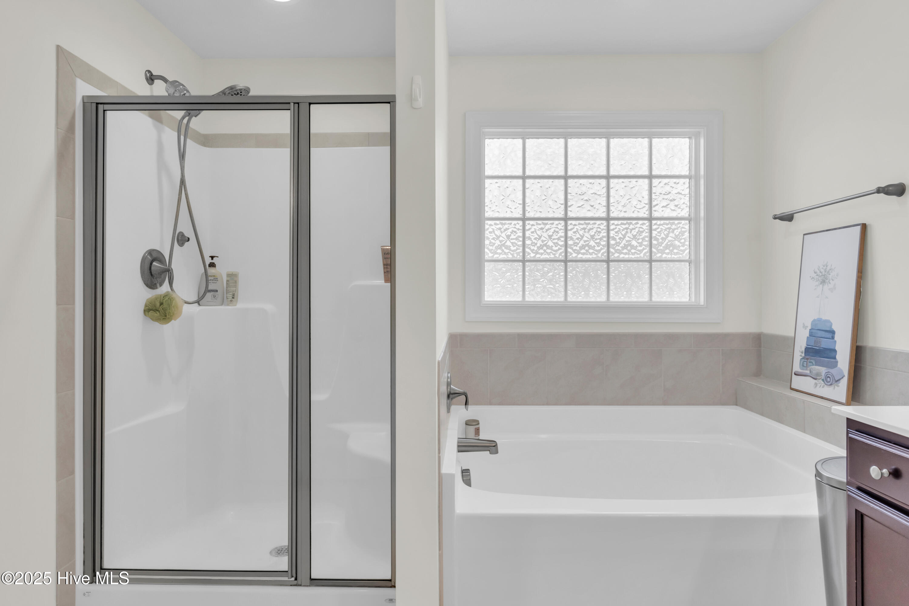 100534208 | Photo 23