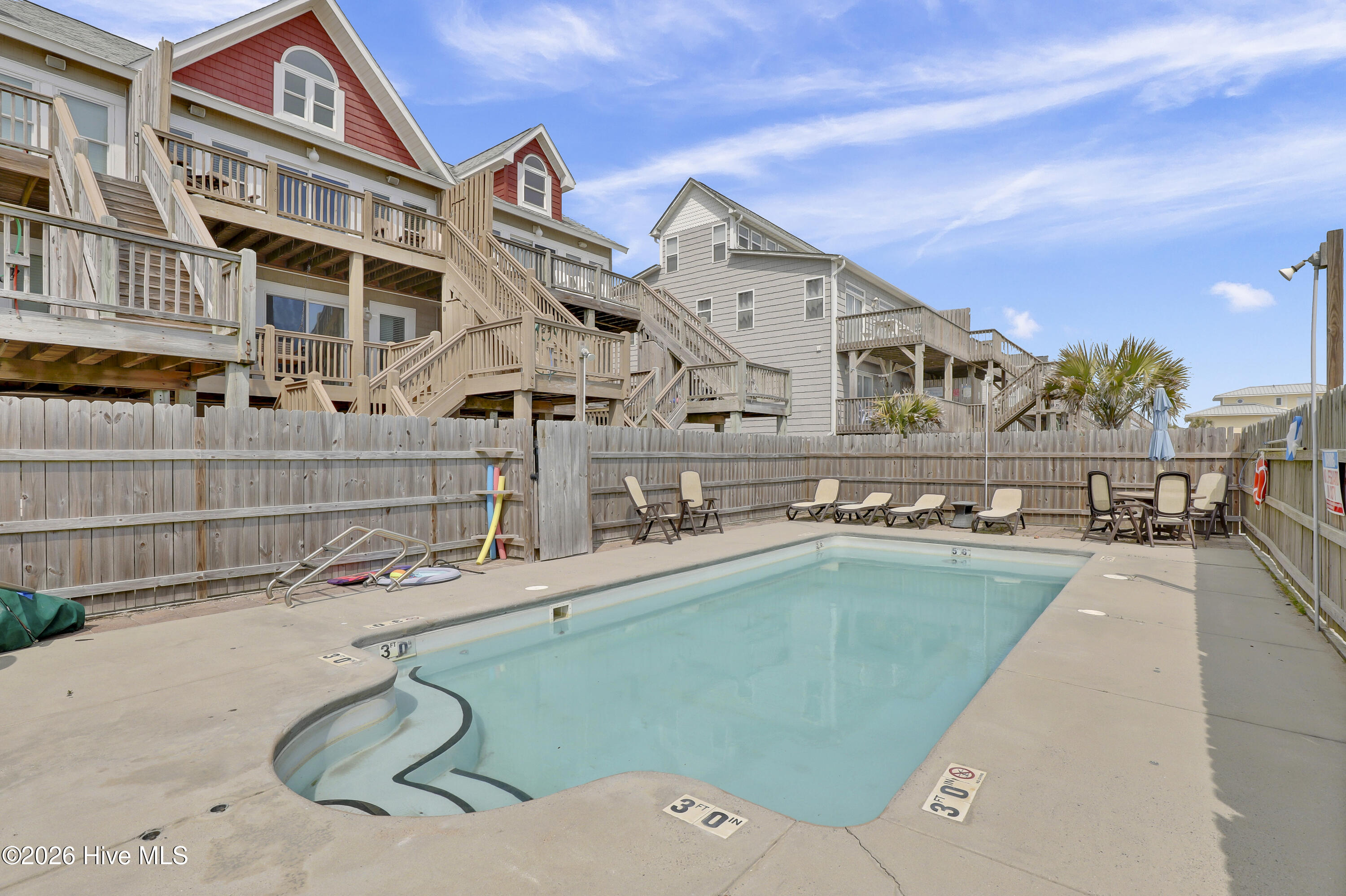 100562606 | Photo 26