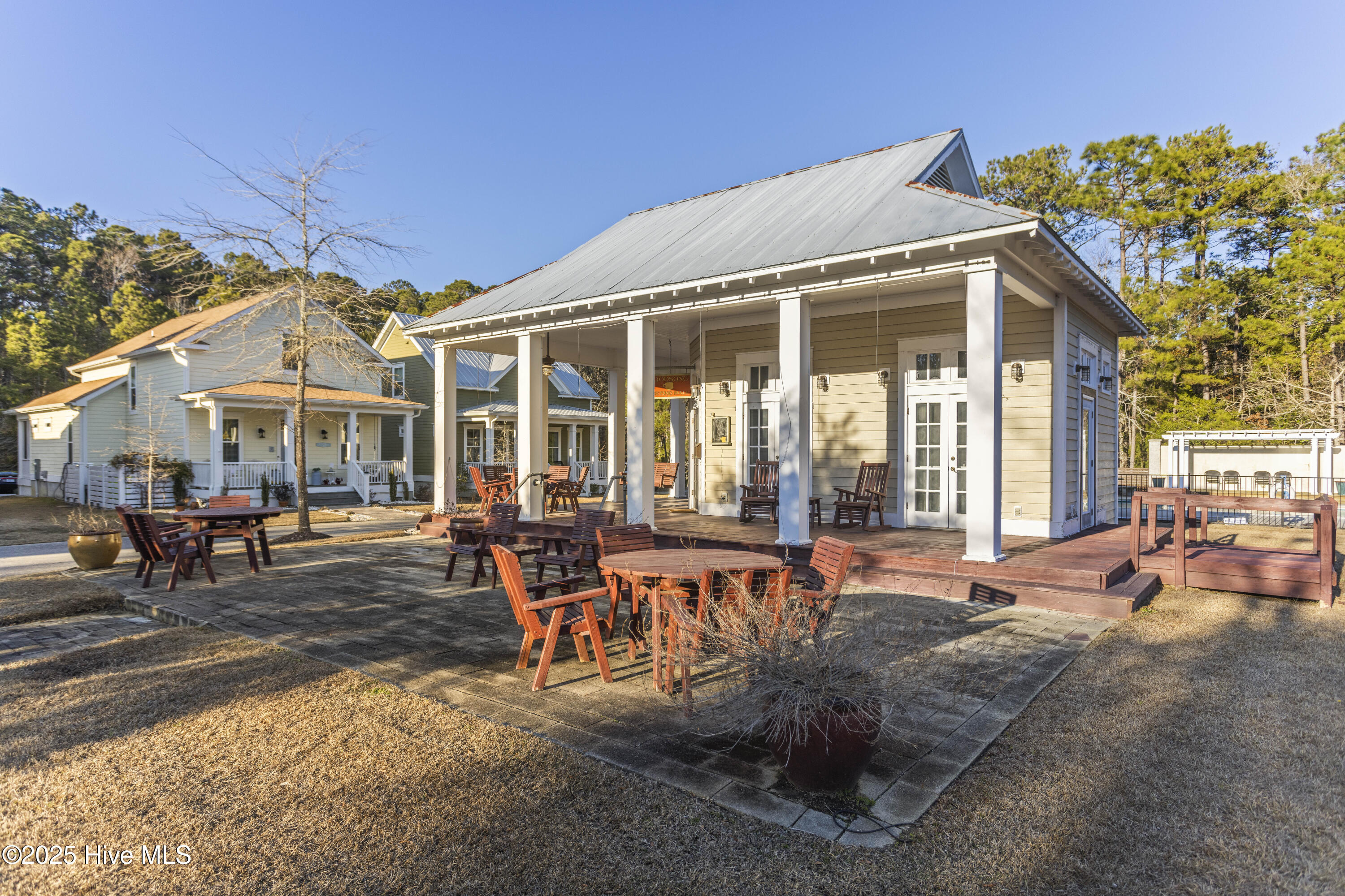 100543088 | Photo 43