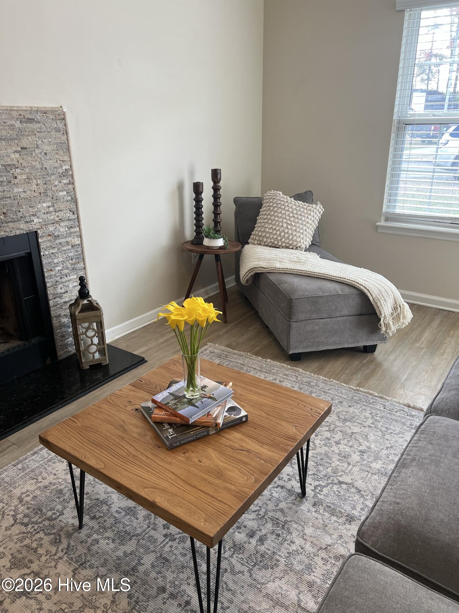 100550569 | Photo 25