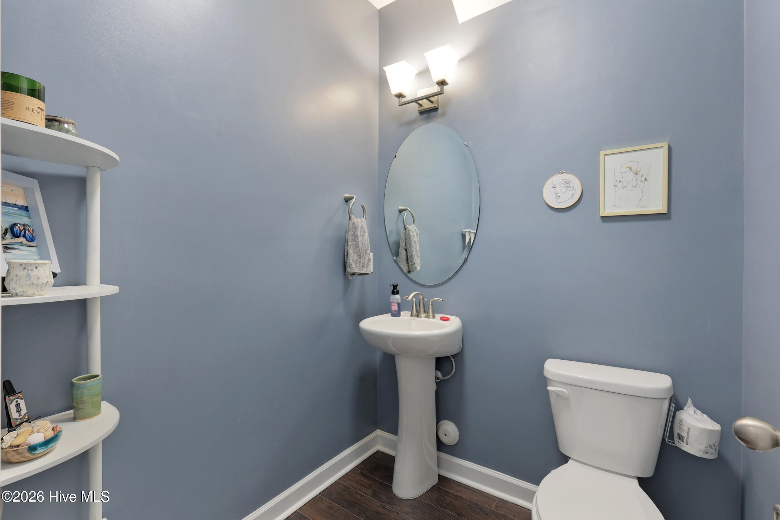 100565855 | Photo 33