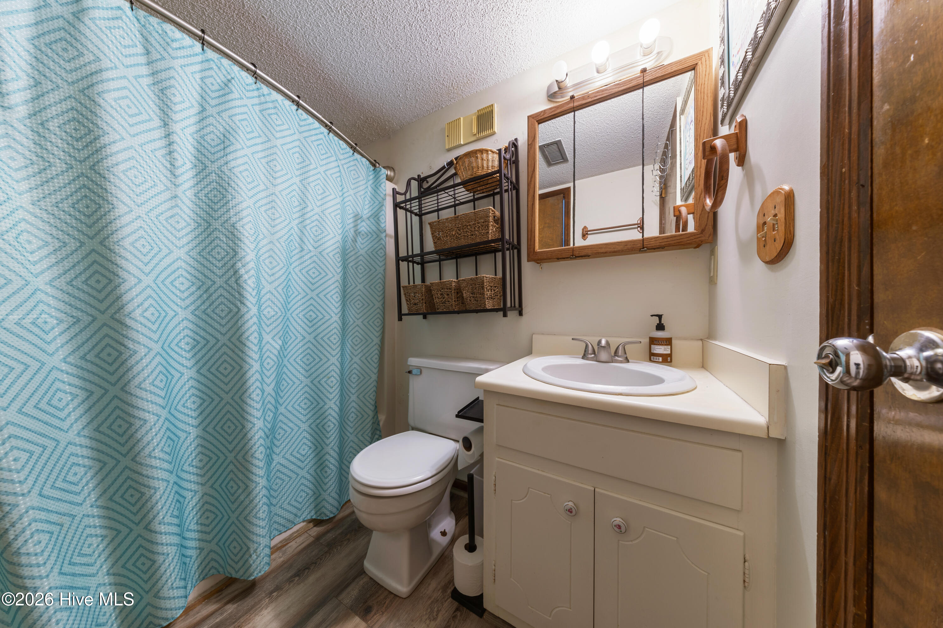 100552903 | Photo 11