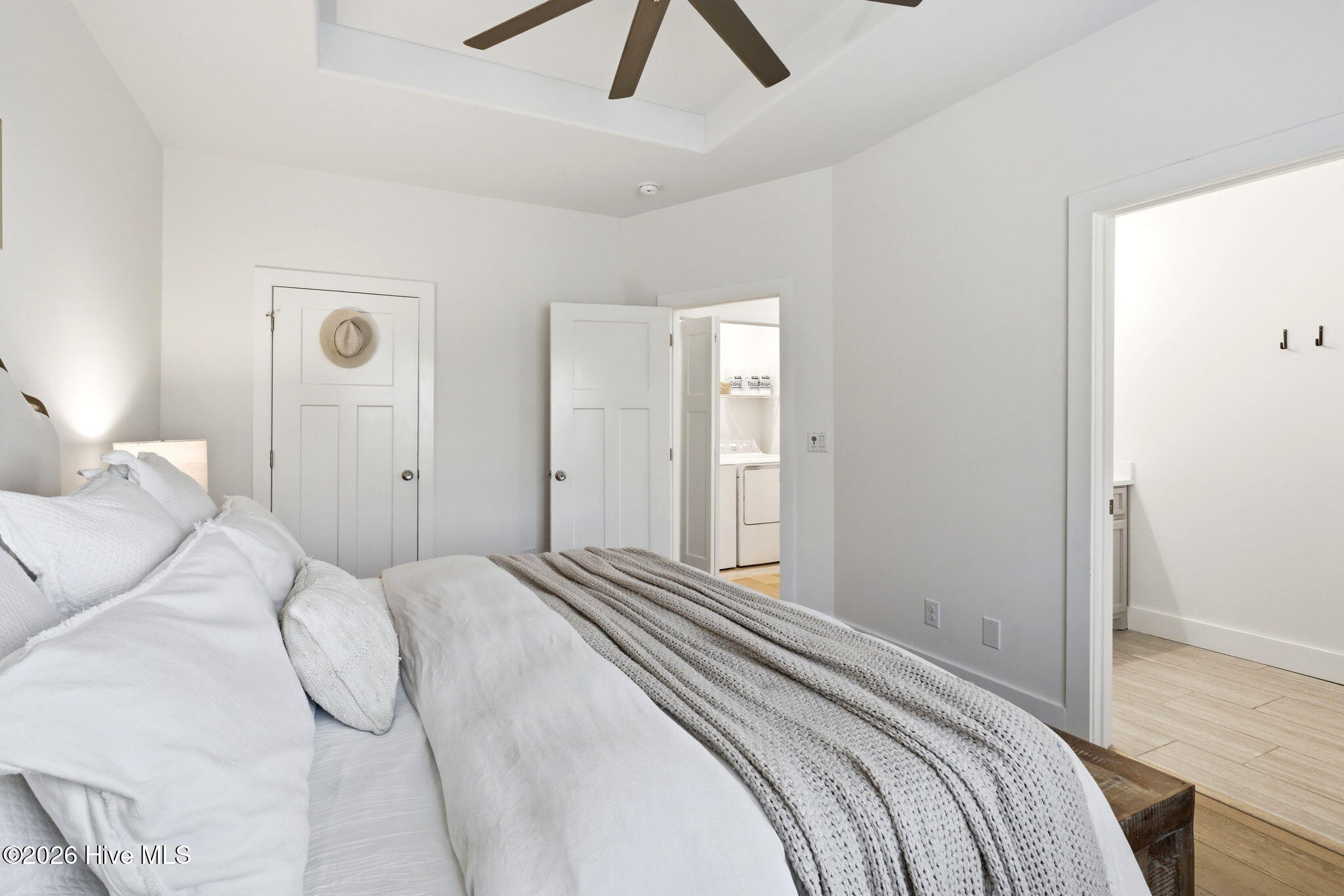 100561485 | Photo 18