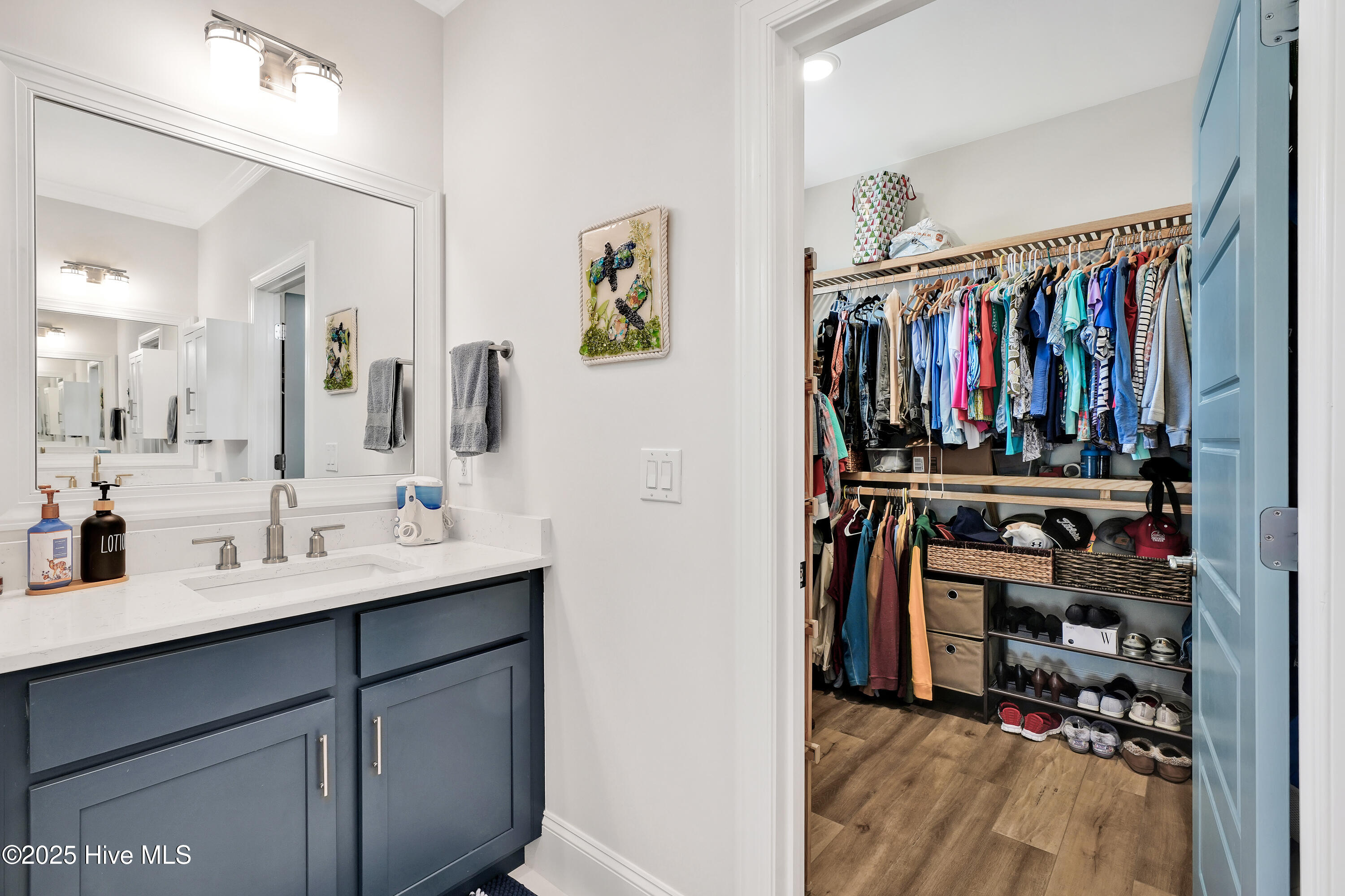 100508113 | Photo 19