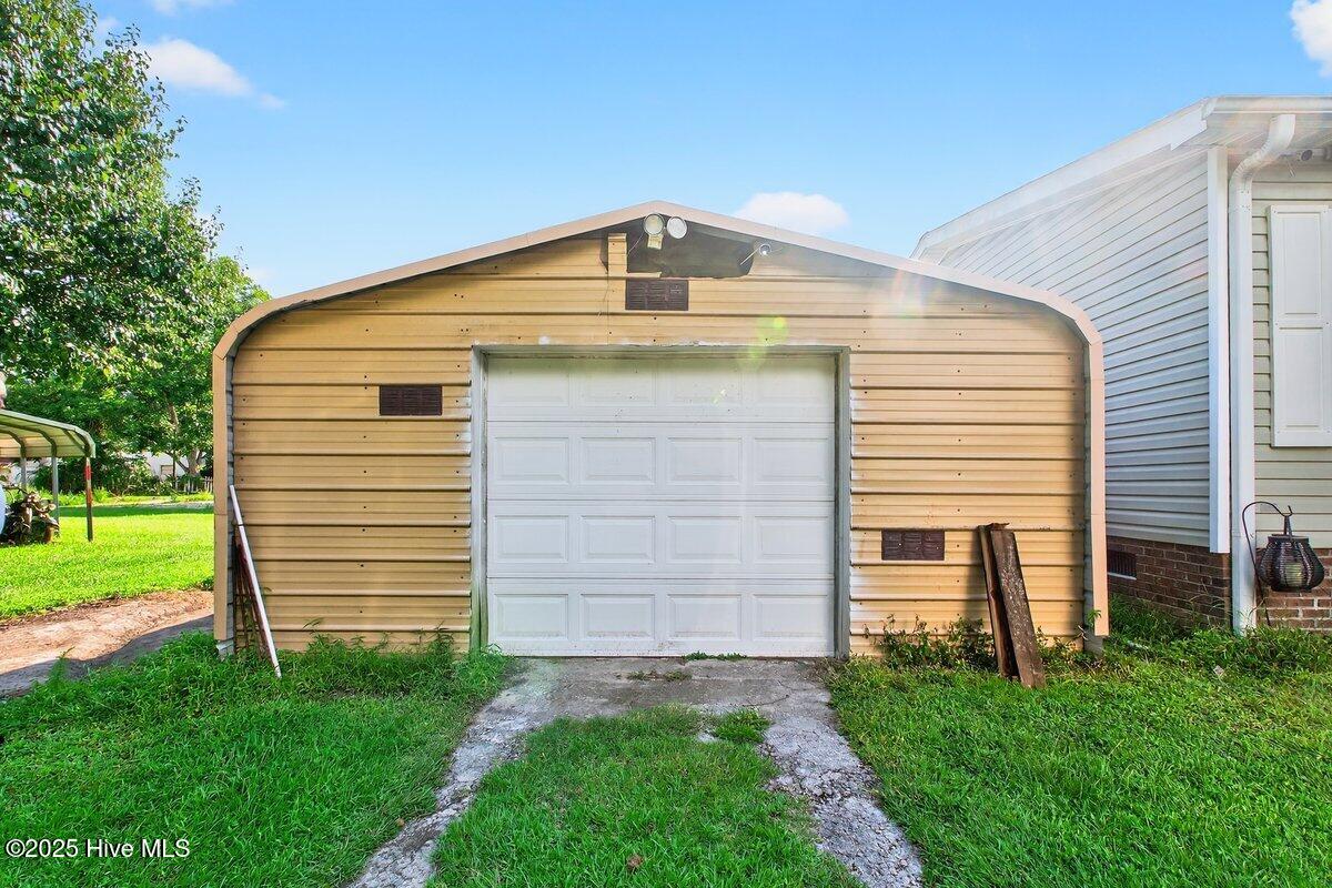 100523427 | Photo 19