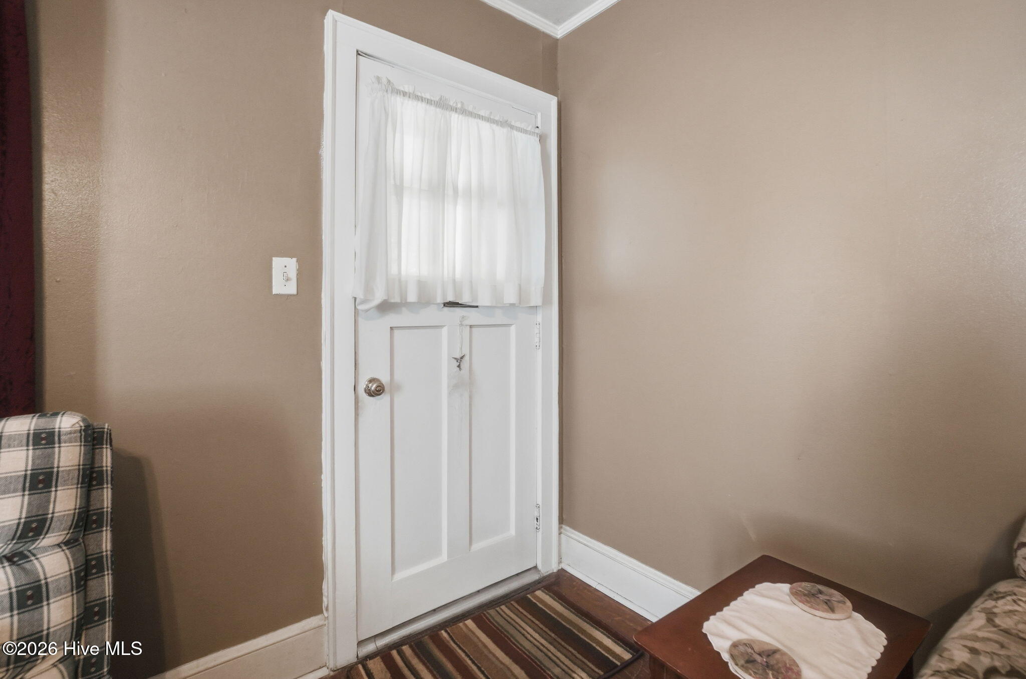 806 Maple Inside front door