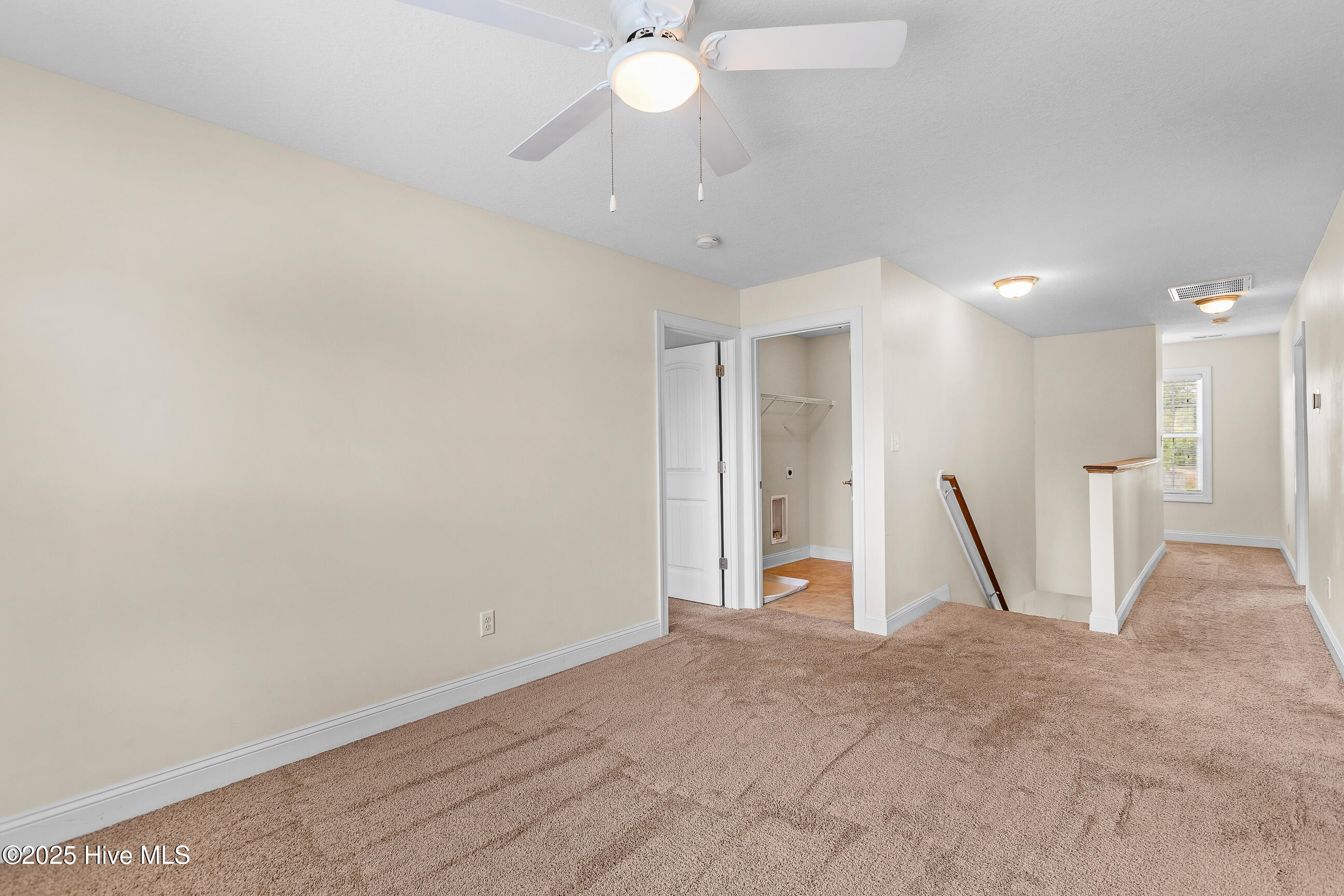 324 Catamaran Road, Swansboro, NC 28584 – photo 17: Family Room/Loft