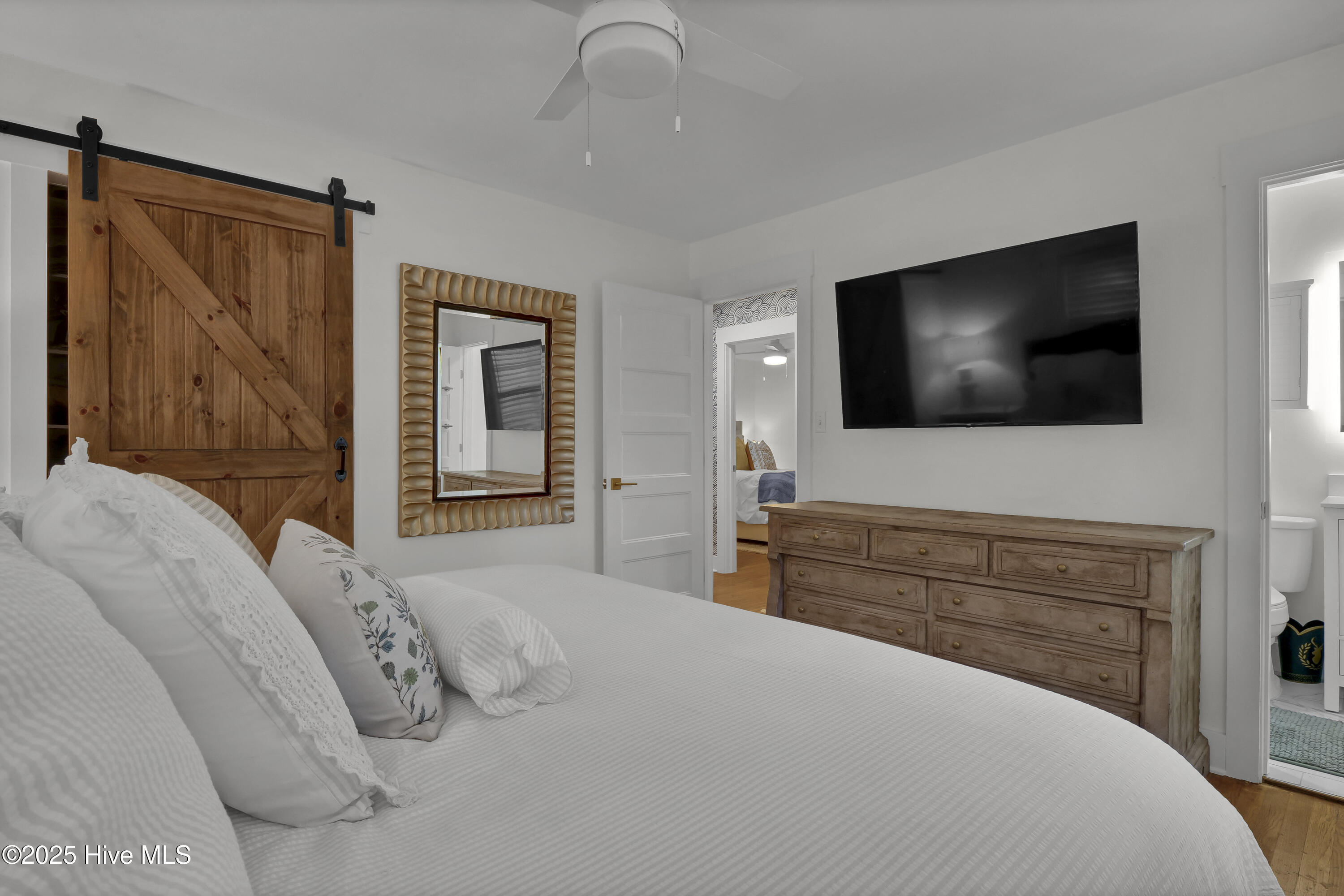 100537526 | Photo 13