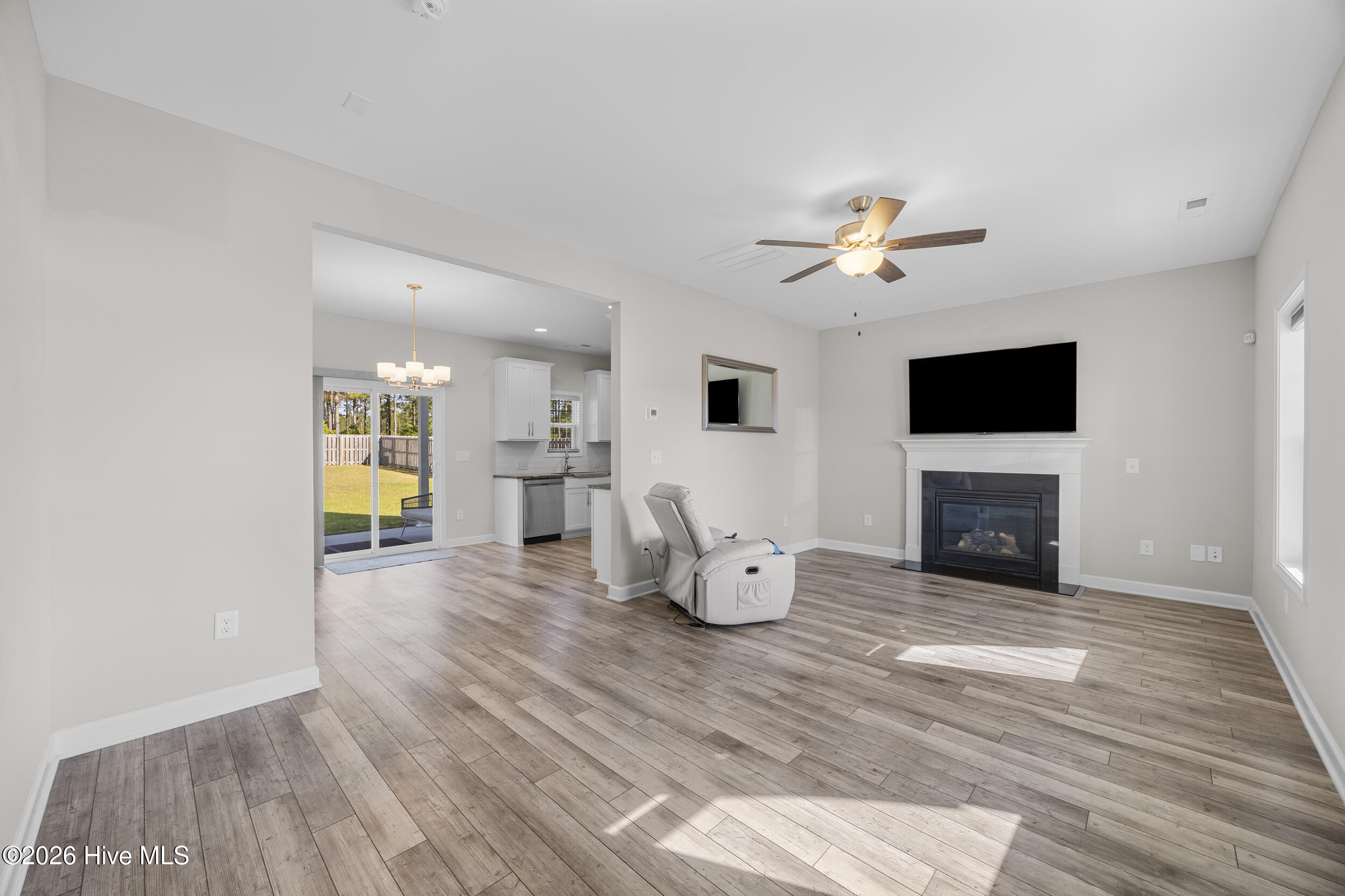 100569067 | Photo 20