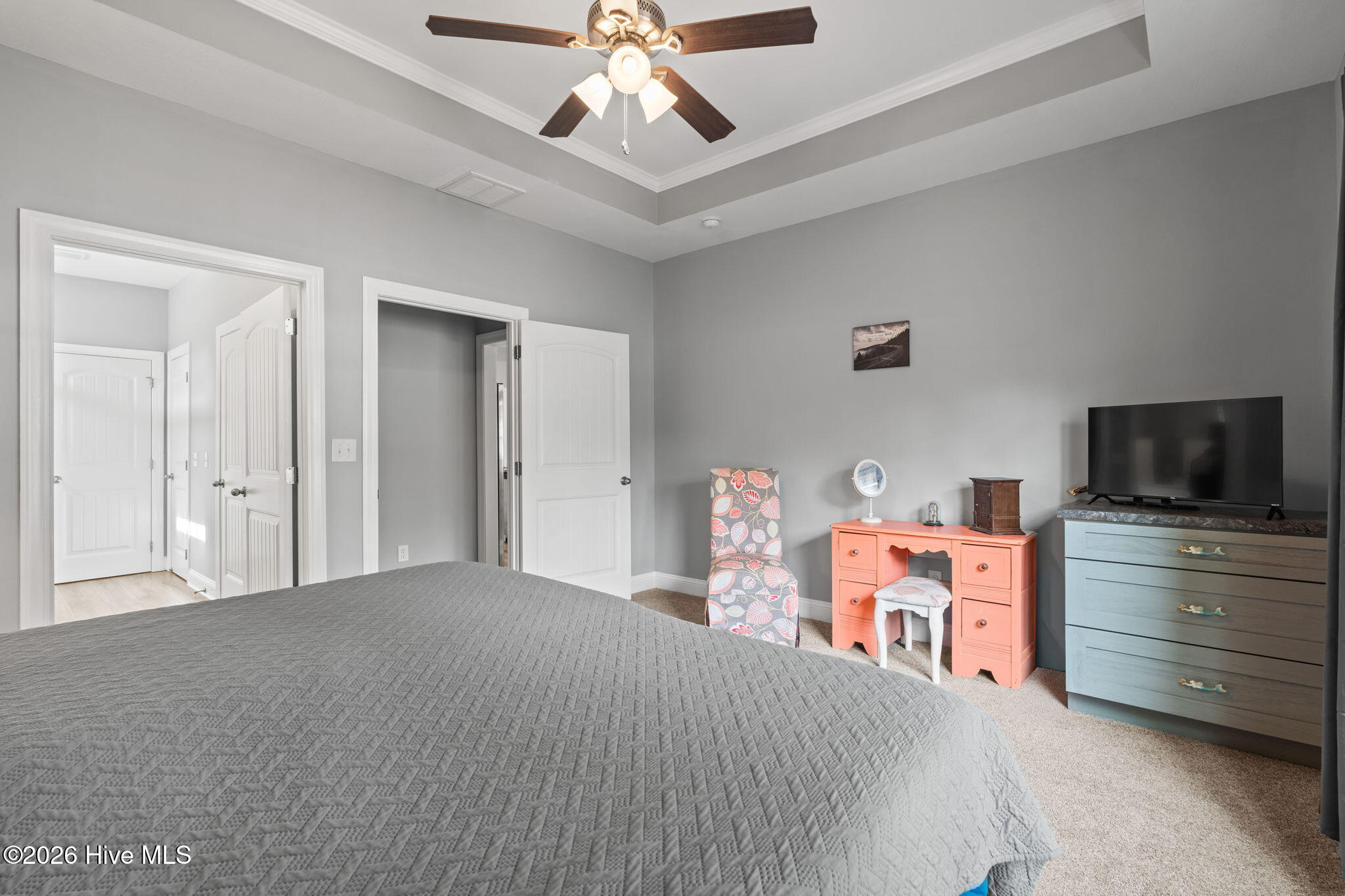 100568140 | Photo 20