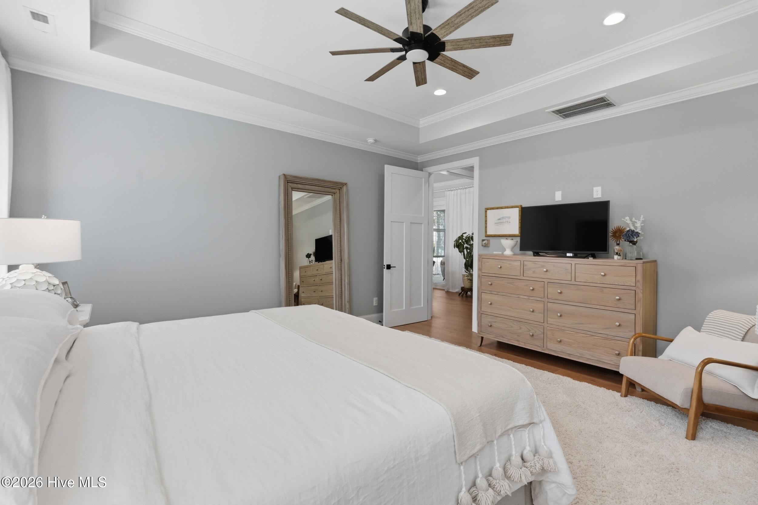 100562454 | Photo 23