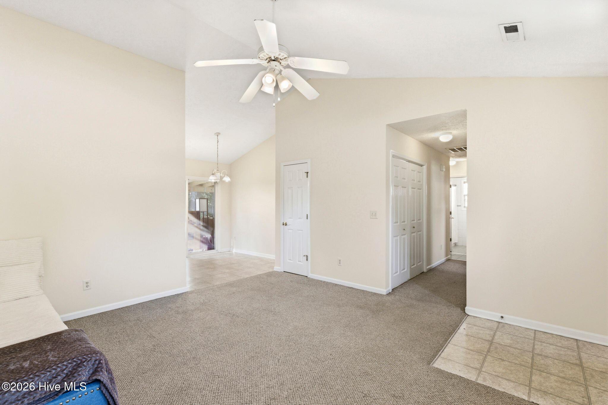 100567246 | Photo 26