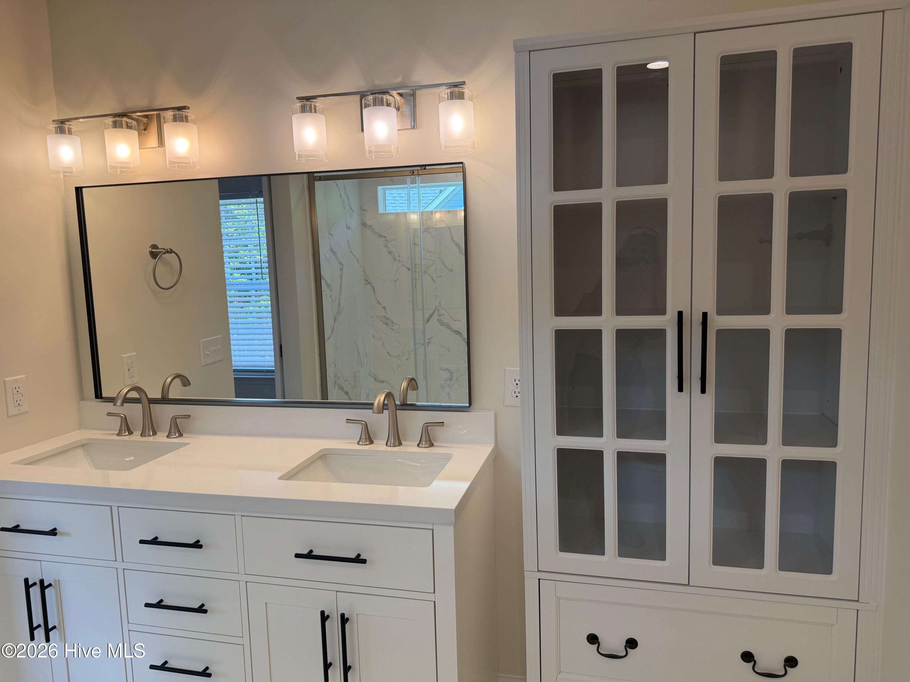 100568177 | Photo 53