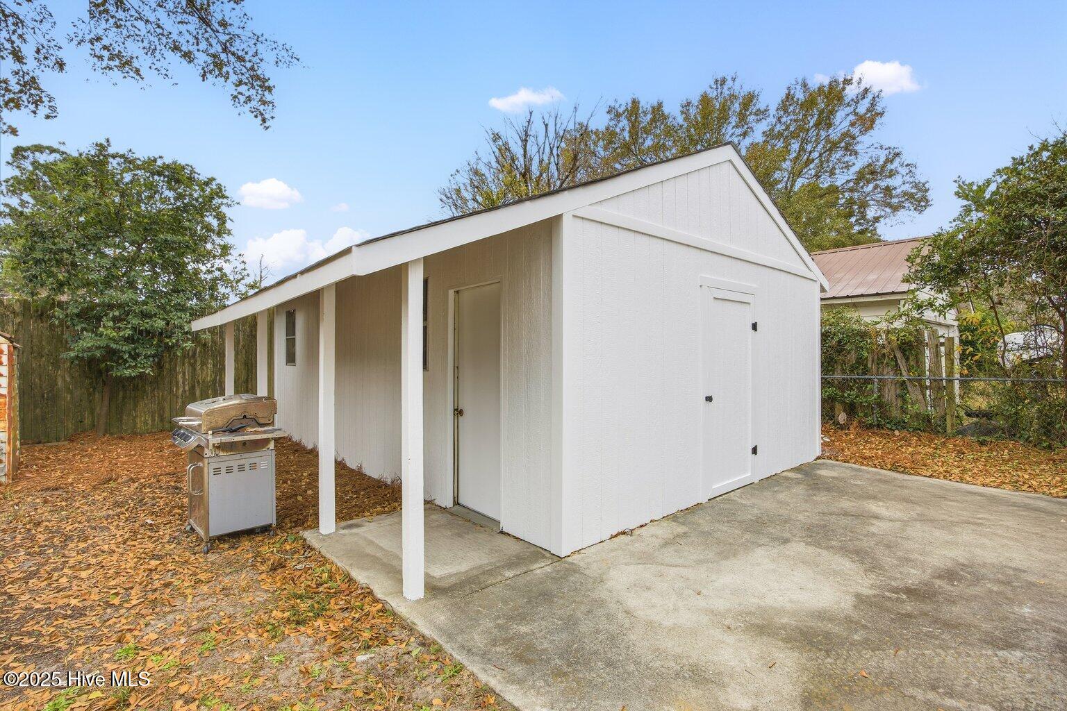 100543784 | Photo 33