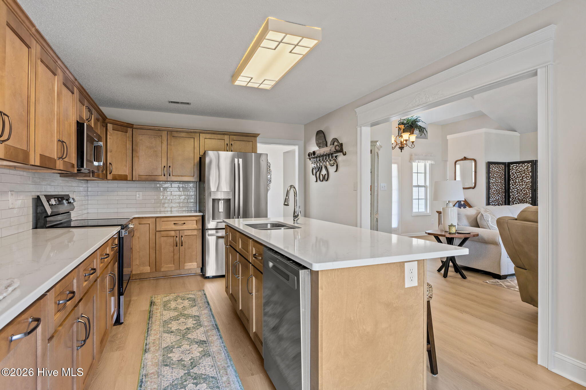 100561719 | Photo 25