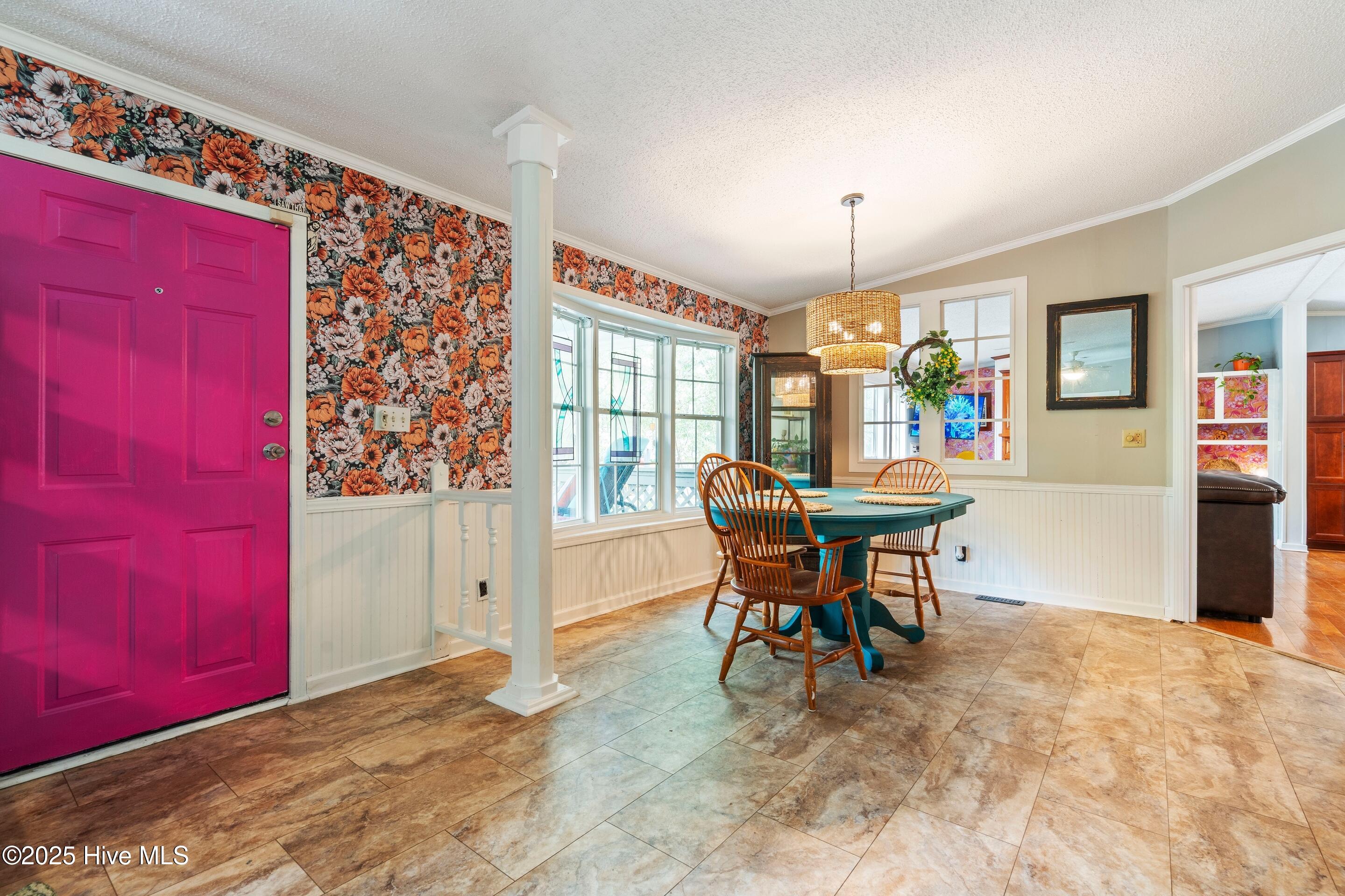 100535667 | Photo 13