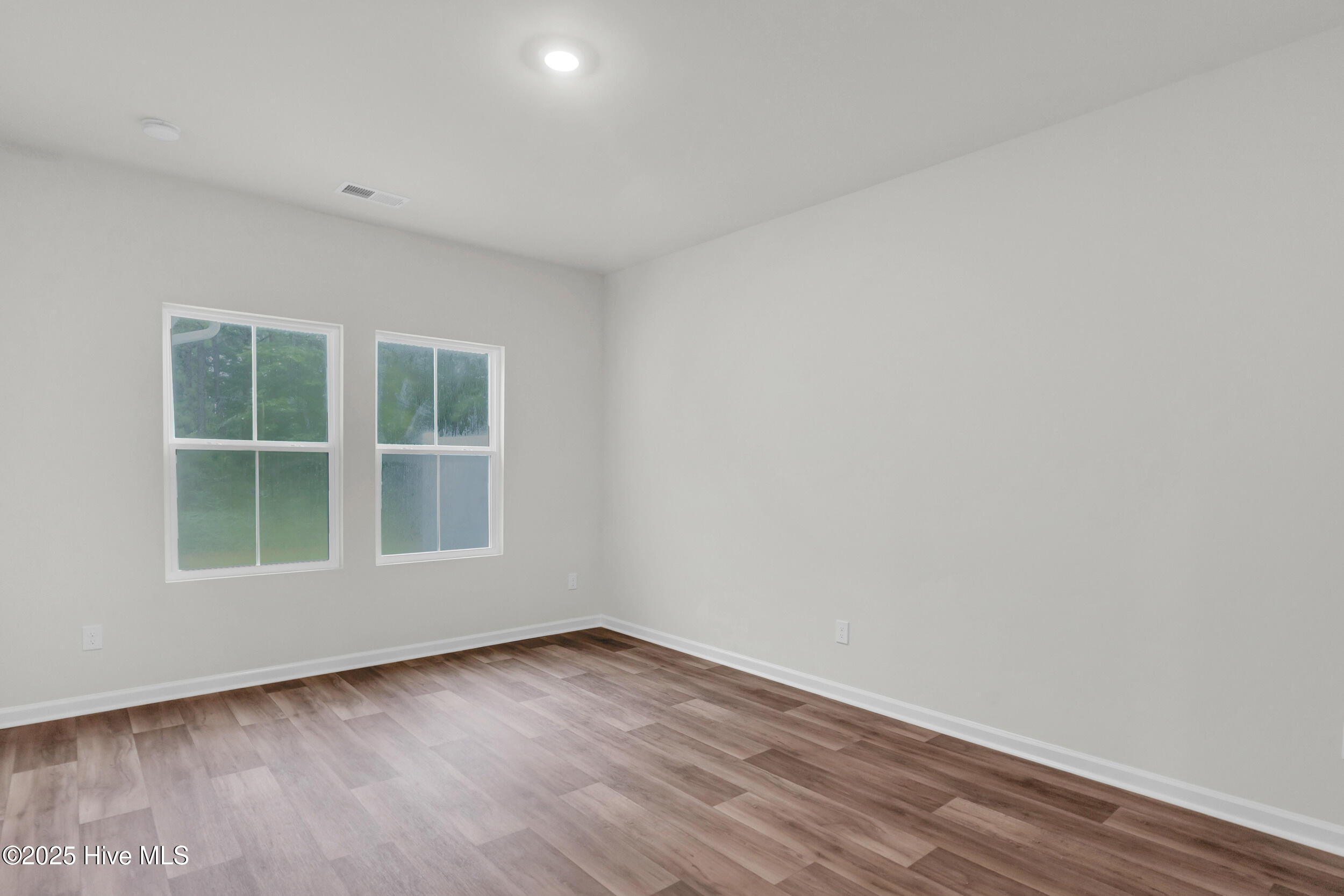 100521809 | Photo 20