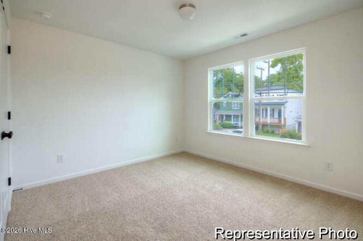 100558082 | Photo 26