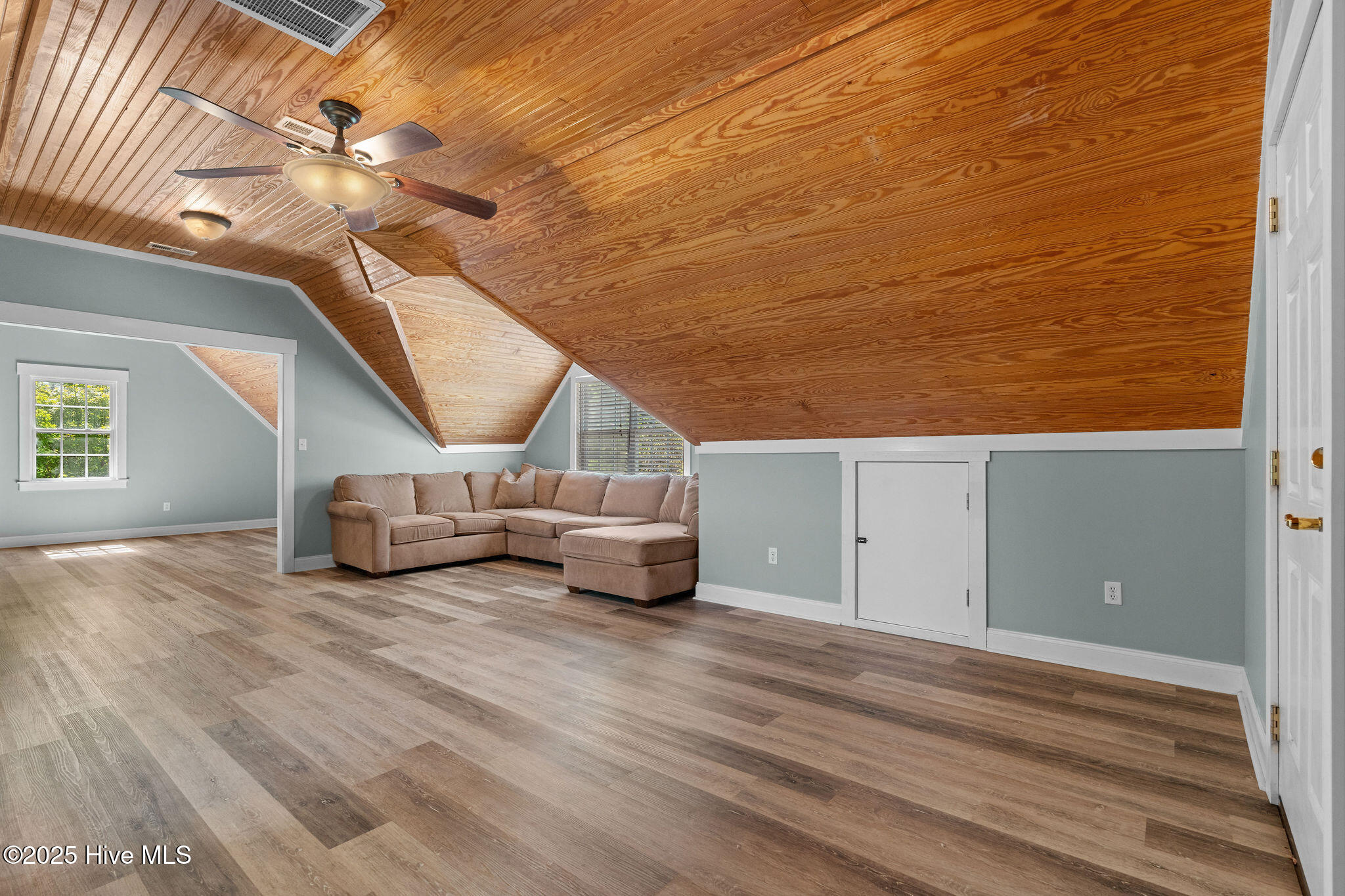 100526729 | Photo 74