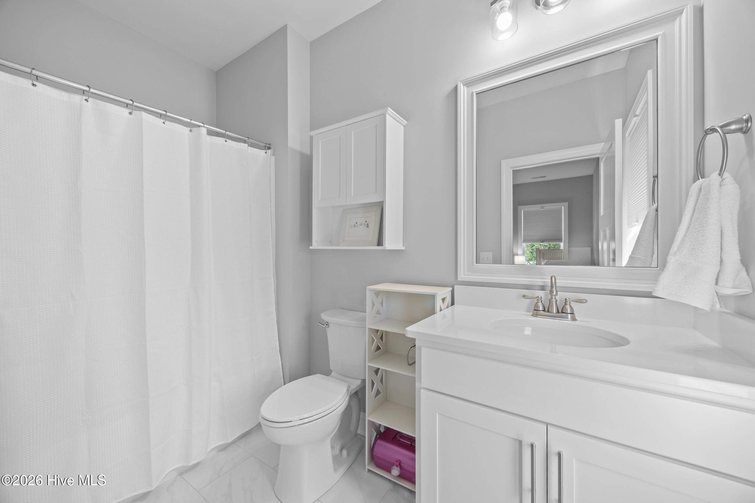 100570298 | Photo 42