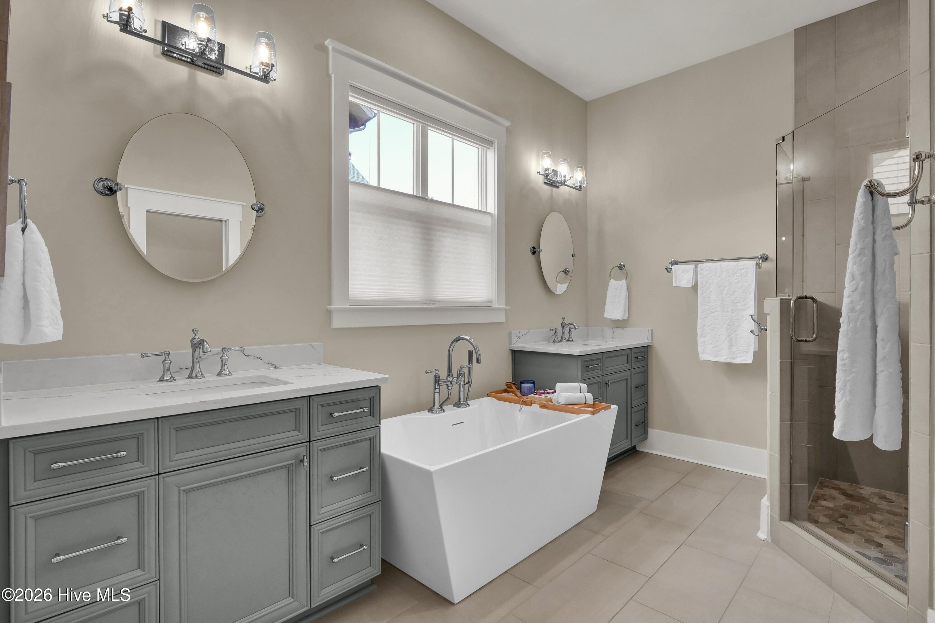 100566298 | Photo 27