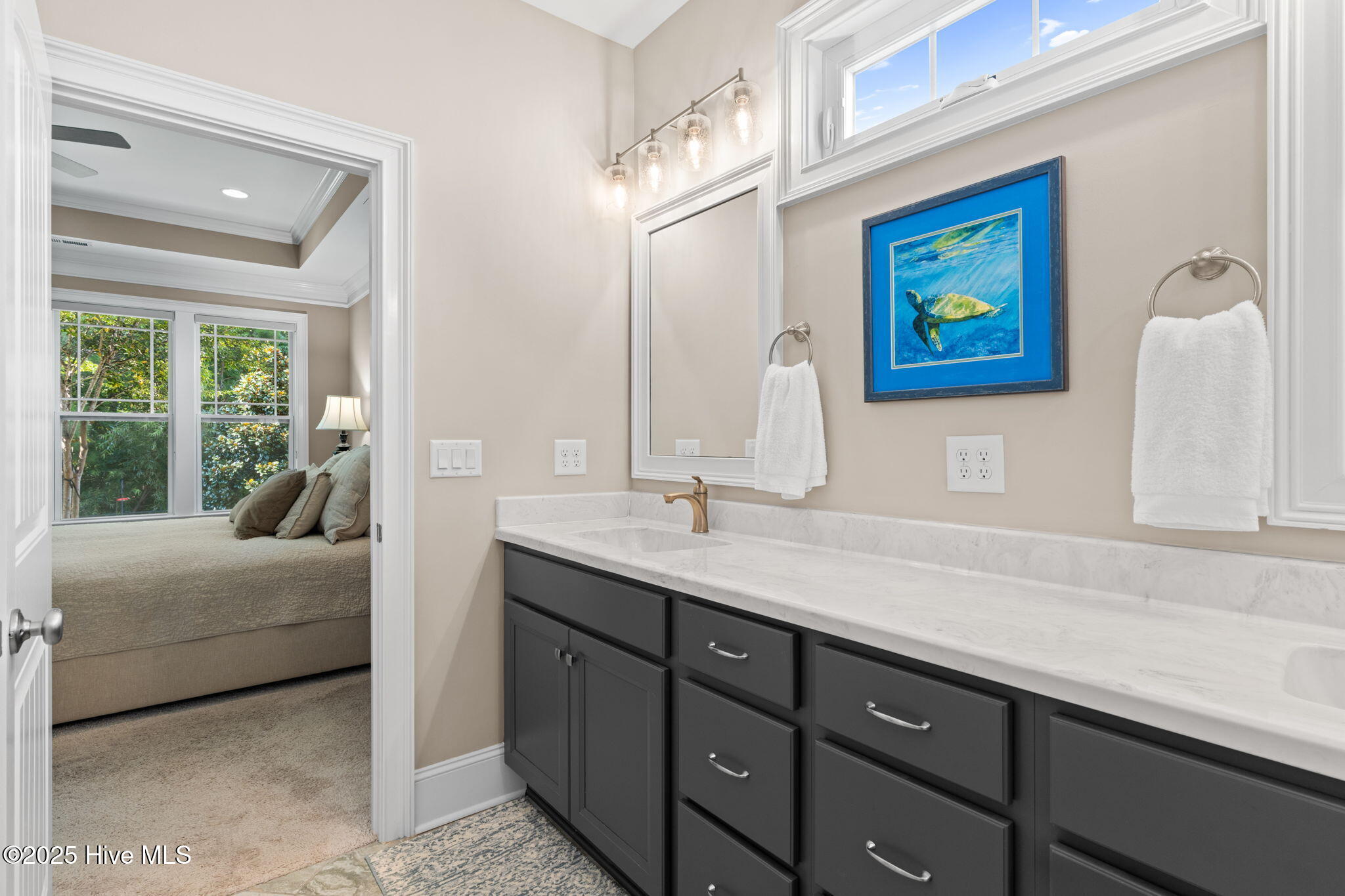 100529487 | Photo 26