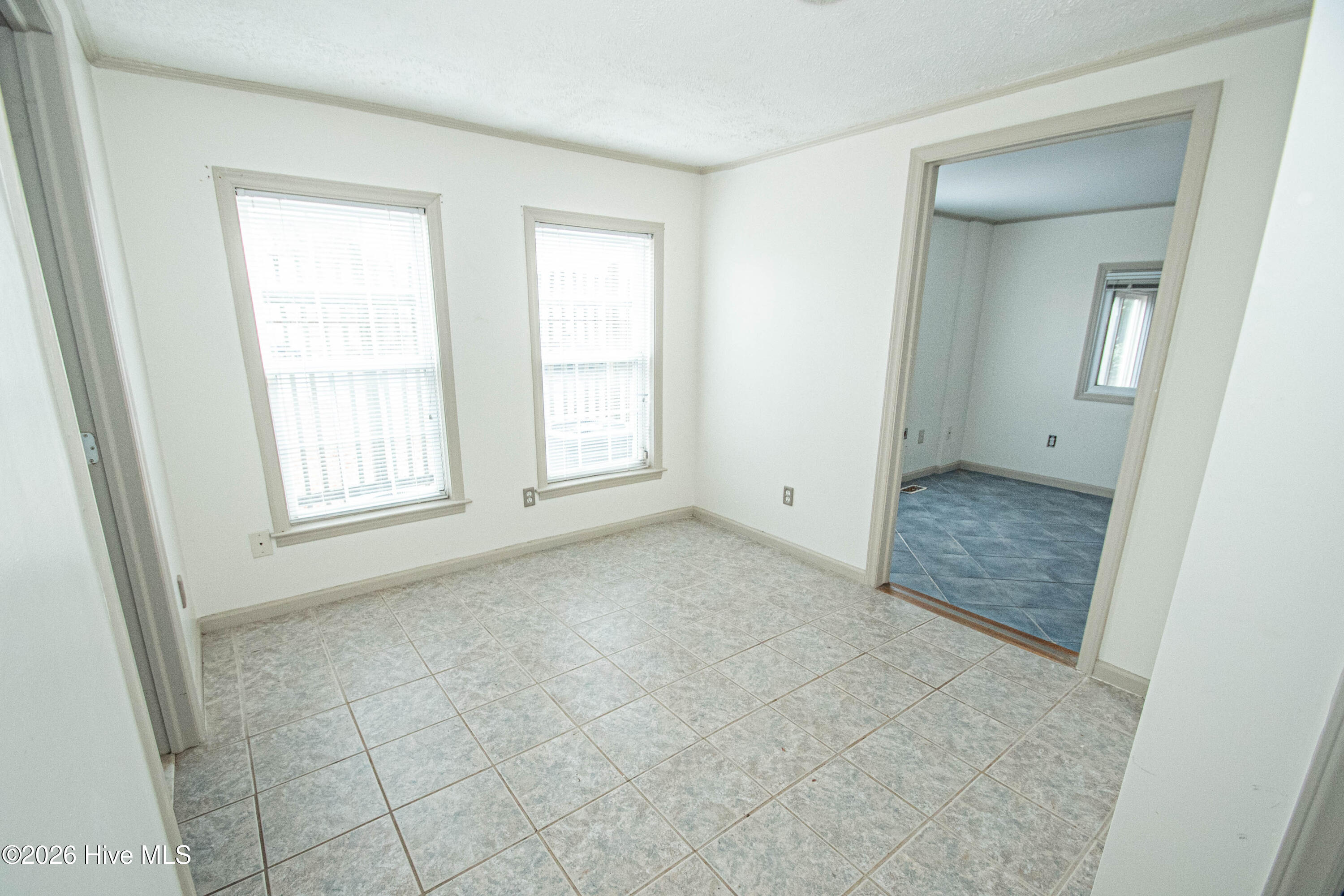 100554642 | Photo 69