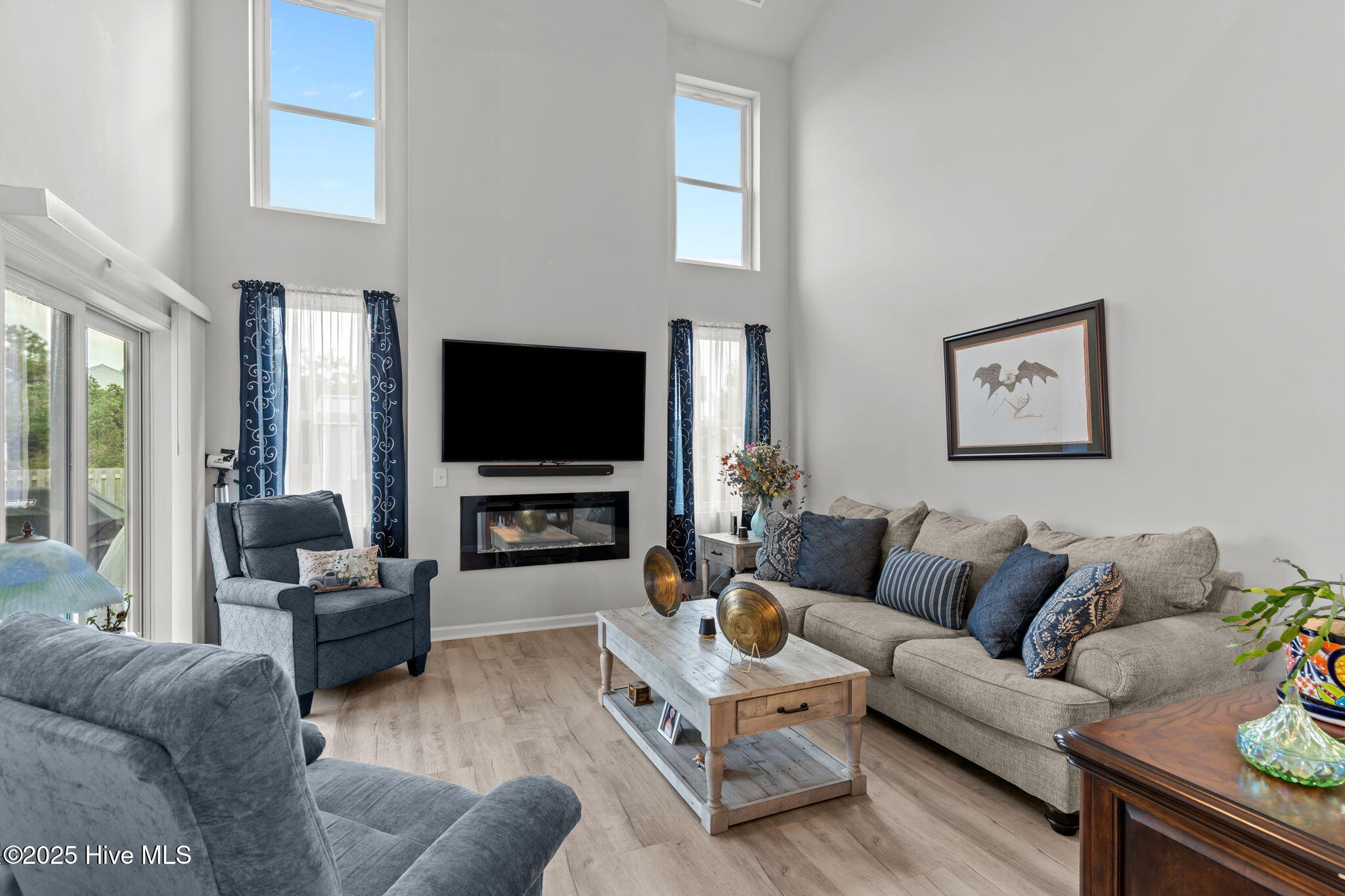 100540695 | Photo 14