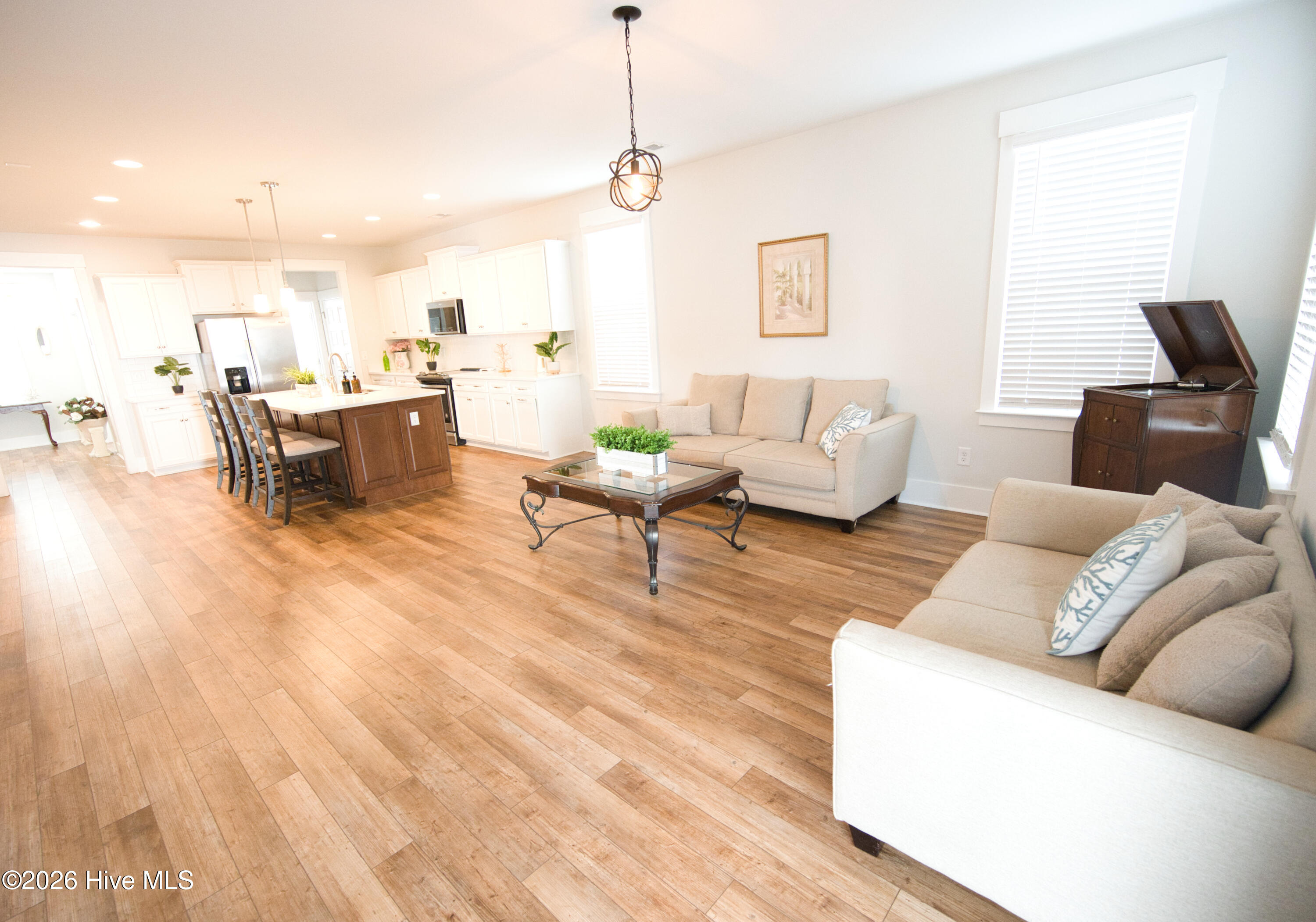 100551337 | Photo 33