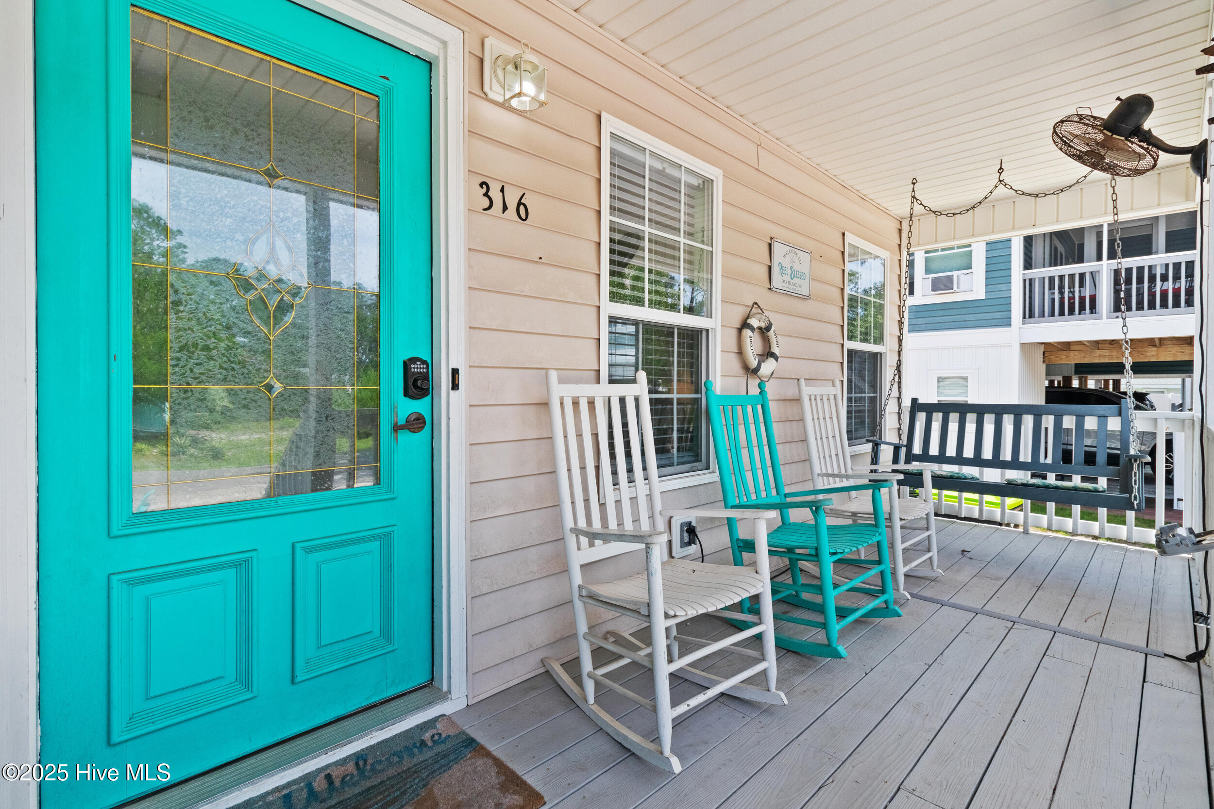 100525296 | Photo 14