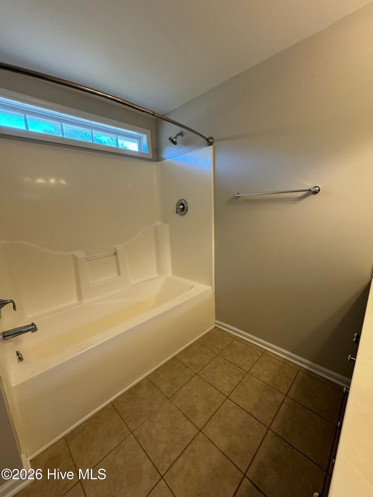 100549154 | Photo 33