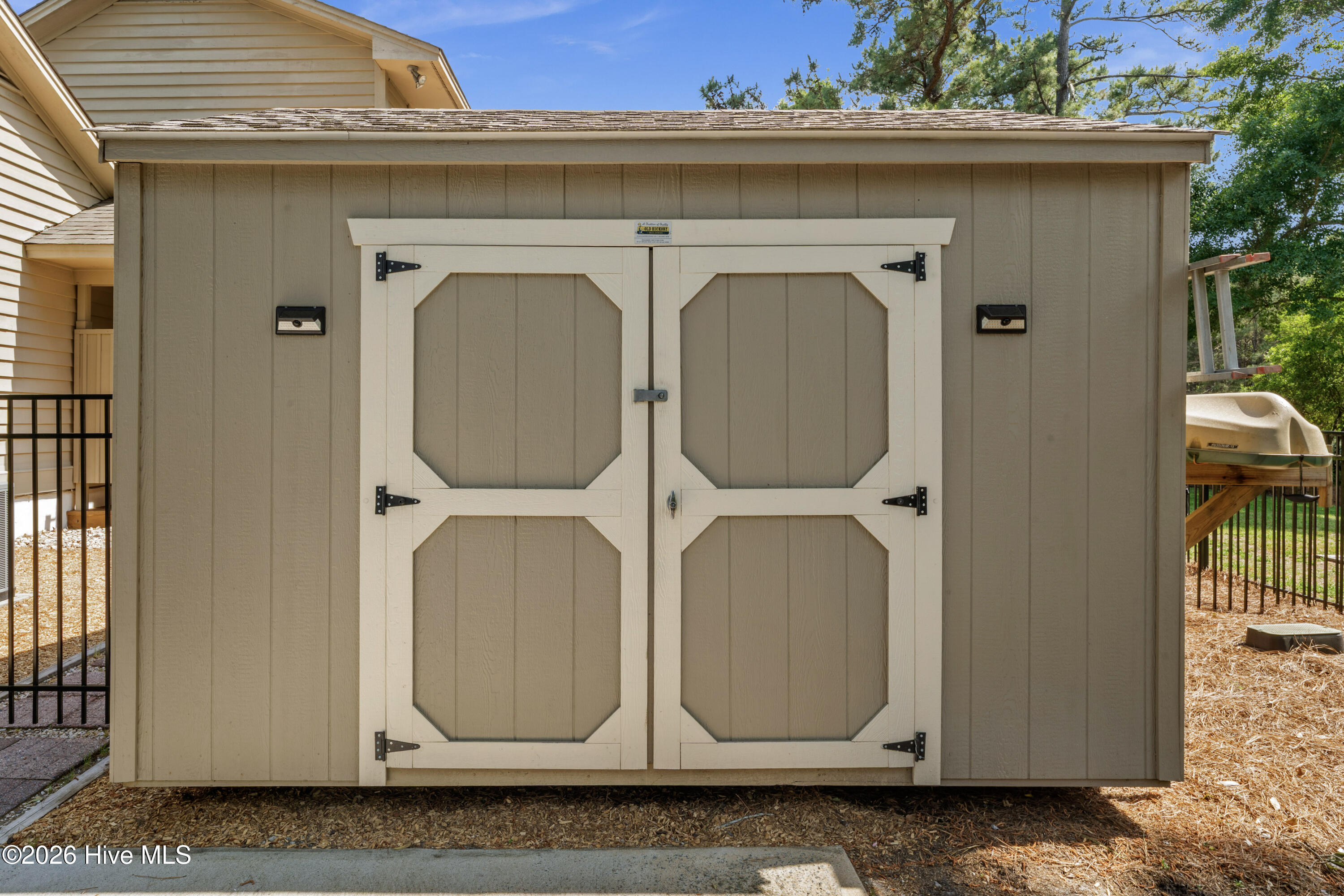 100569922 | Photo 59