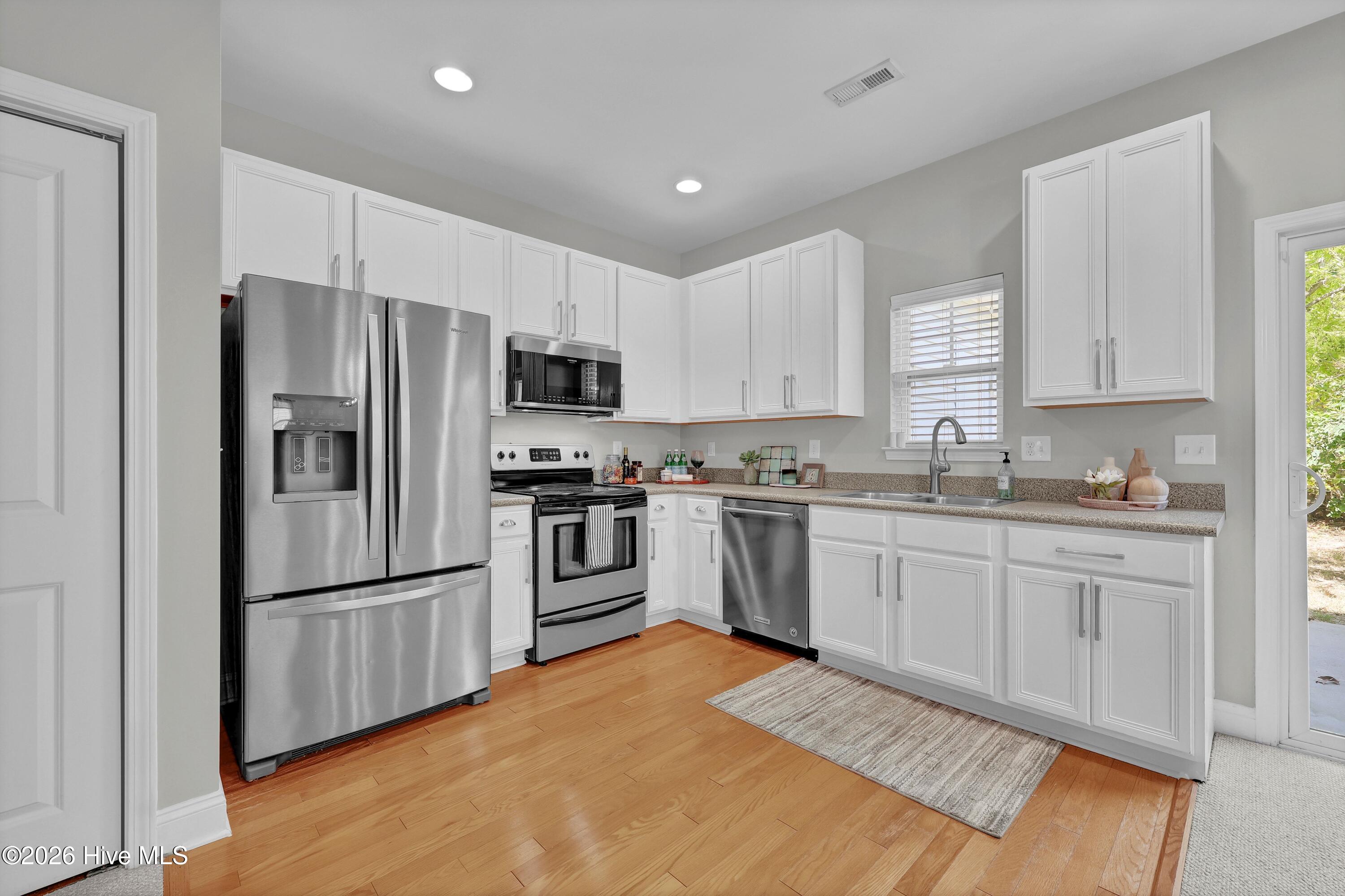 100567851 | Photo 11