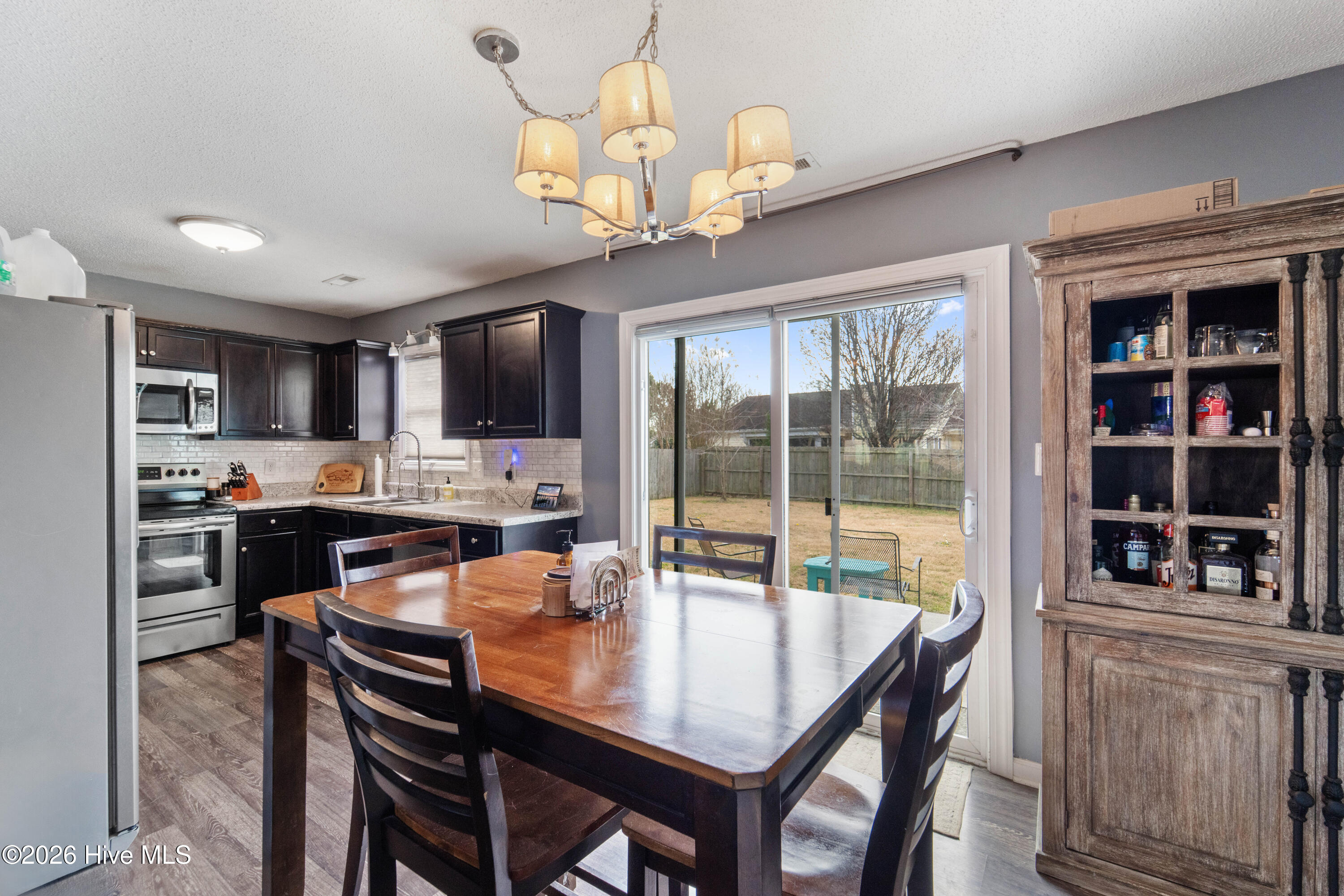 100548548 | Photo 19