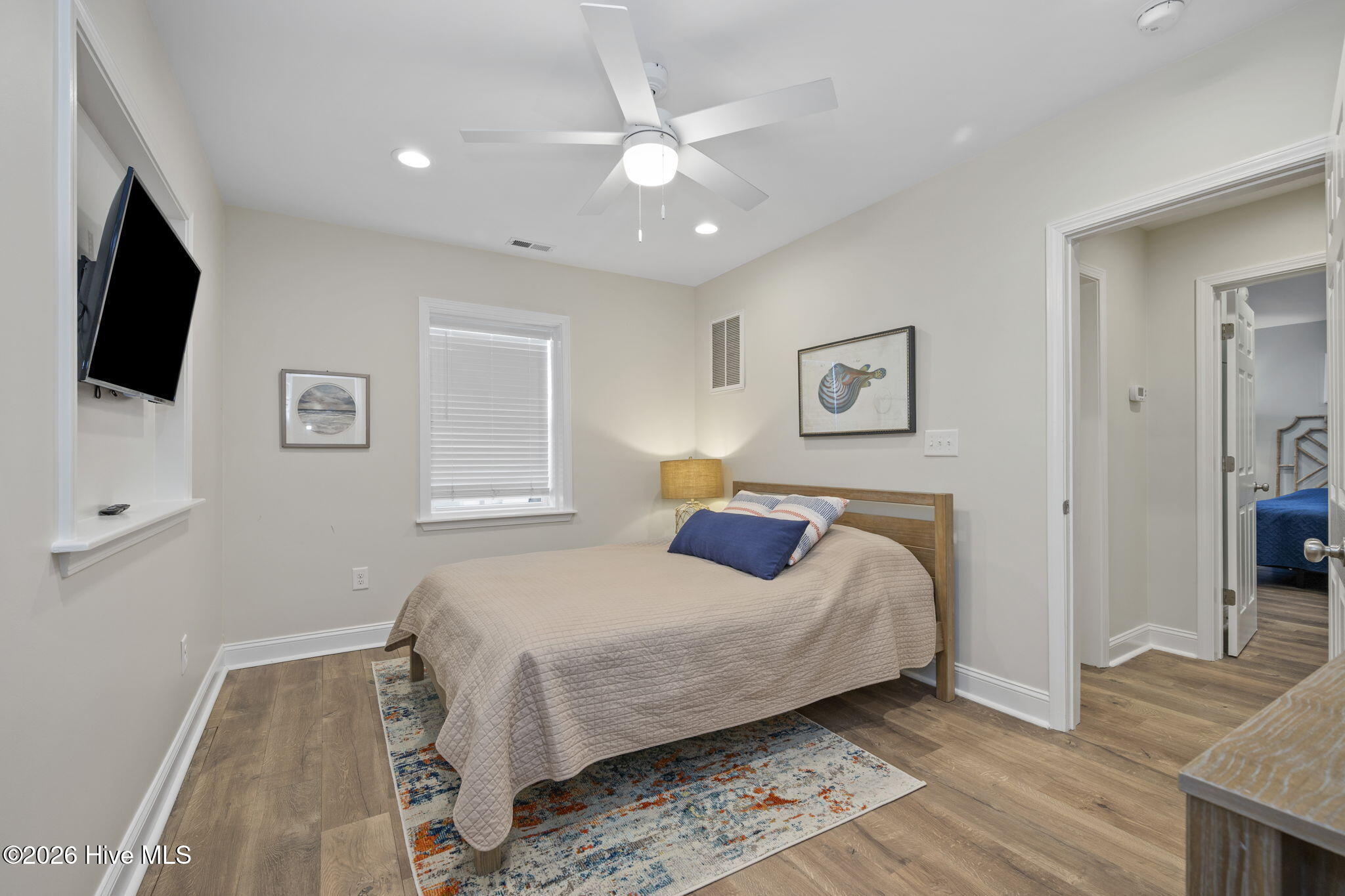 100552942 | Photo 44