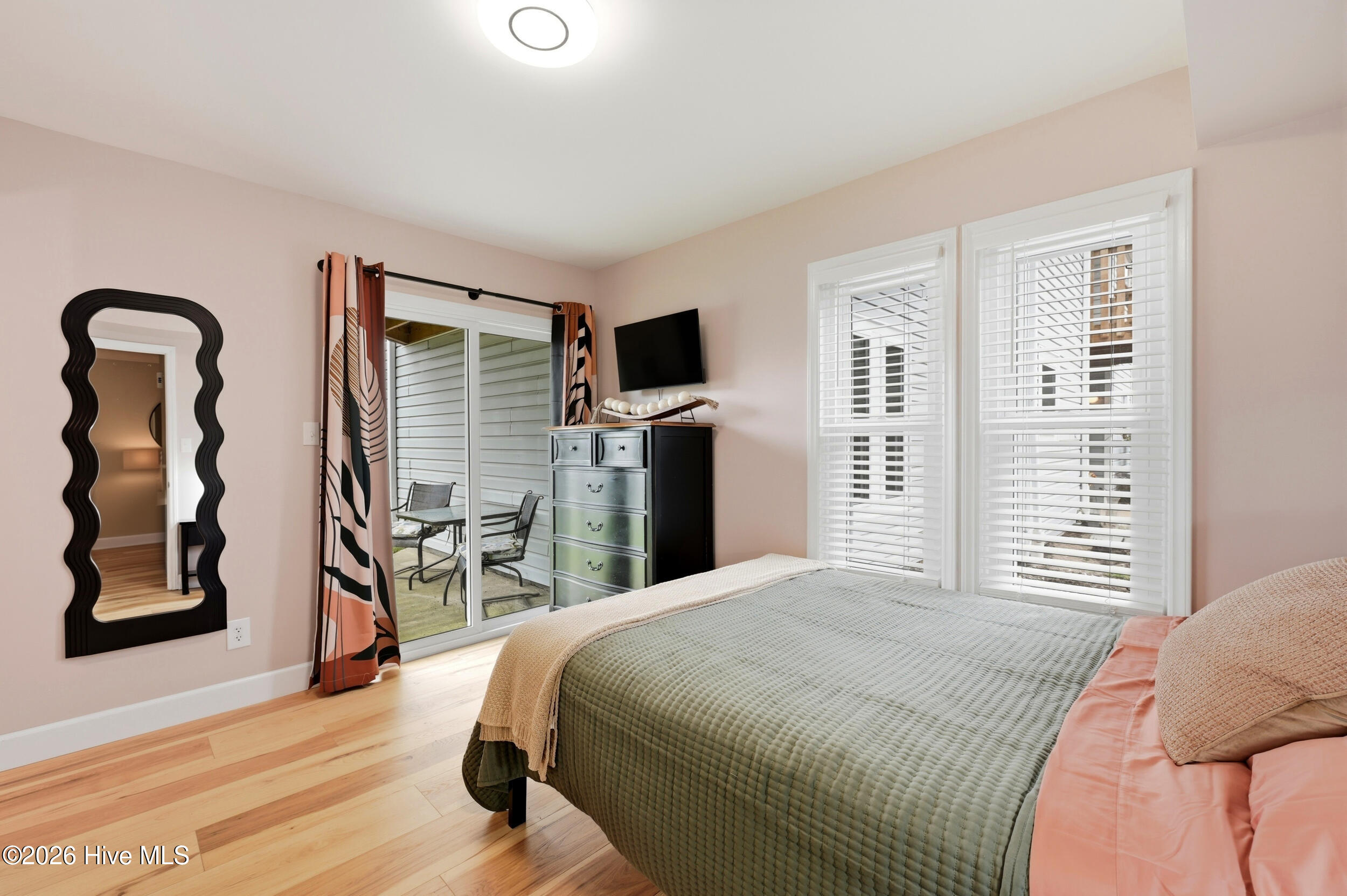 100557756 | Photo 14