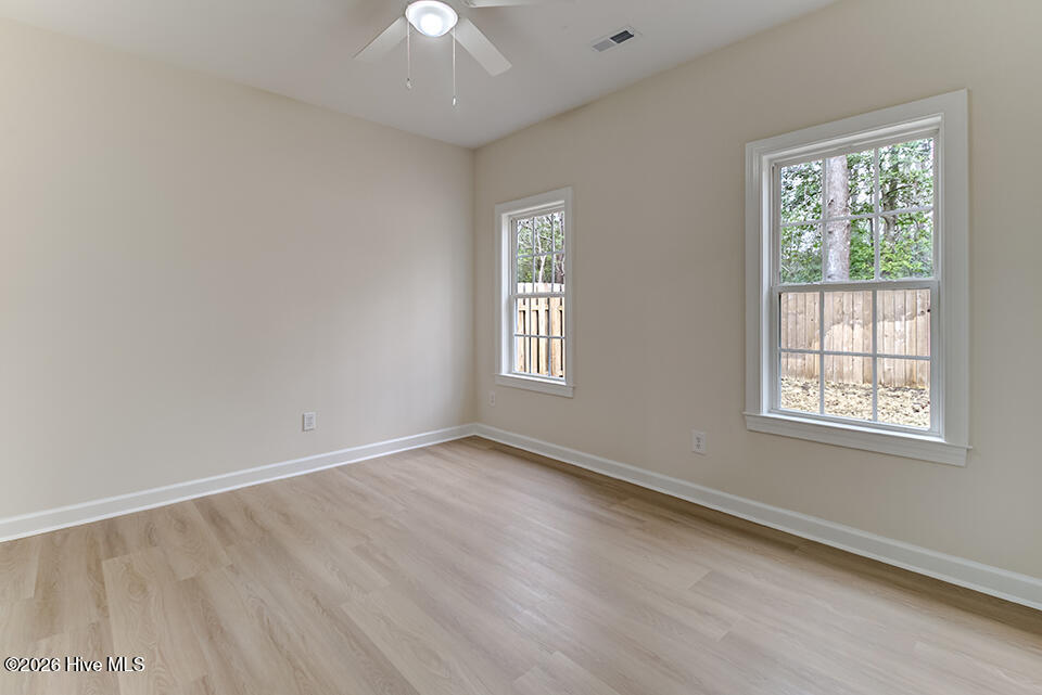 100553045 | Photo 23