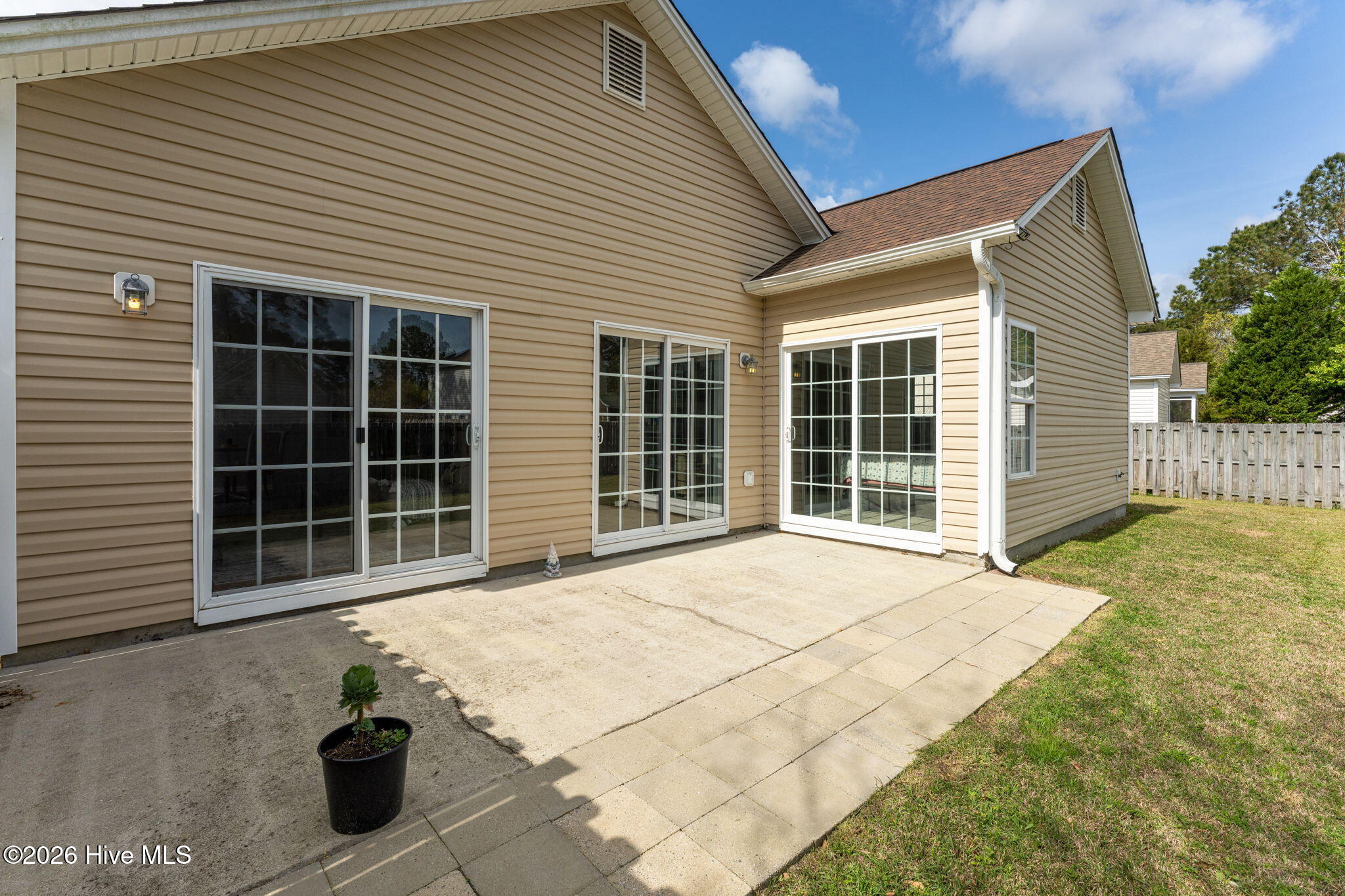 100563098 | Photo 34