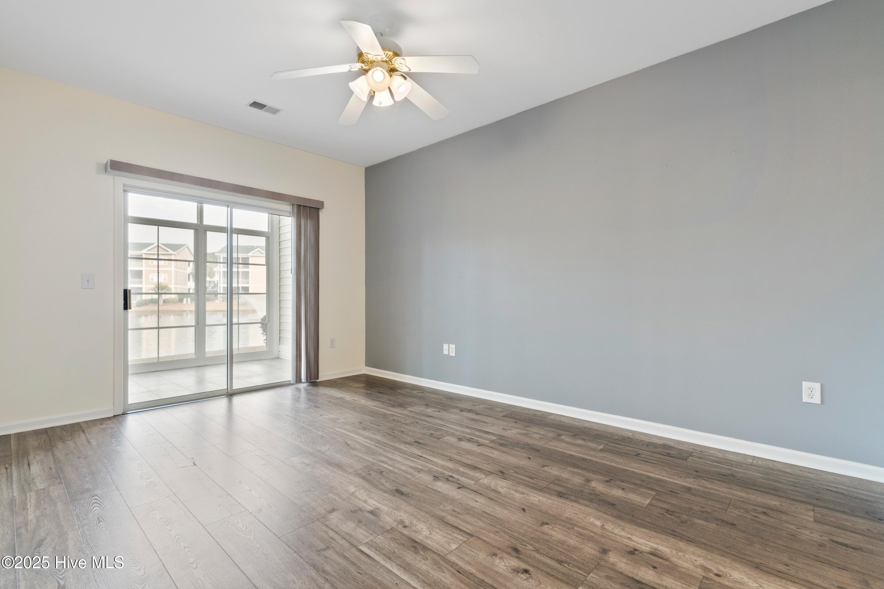 100542567 | Photo 10