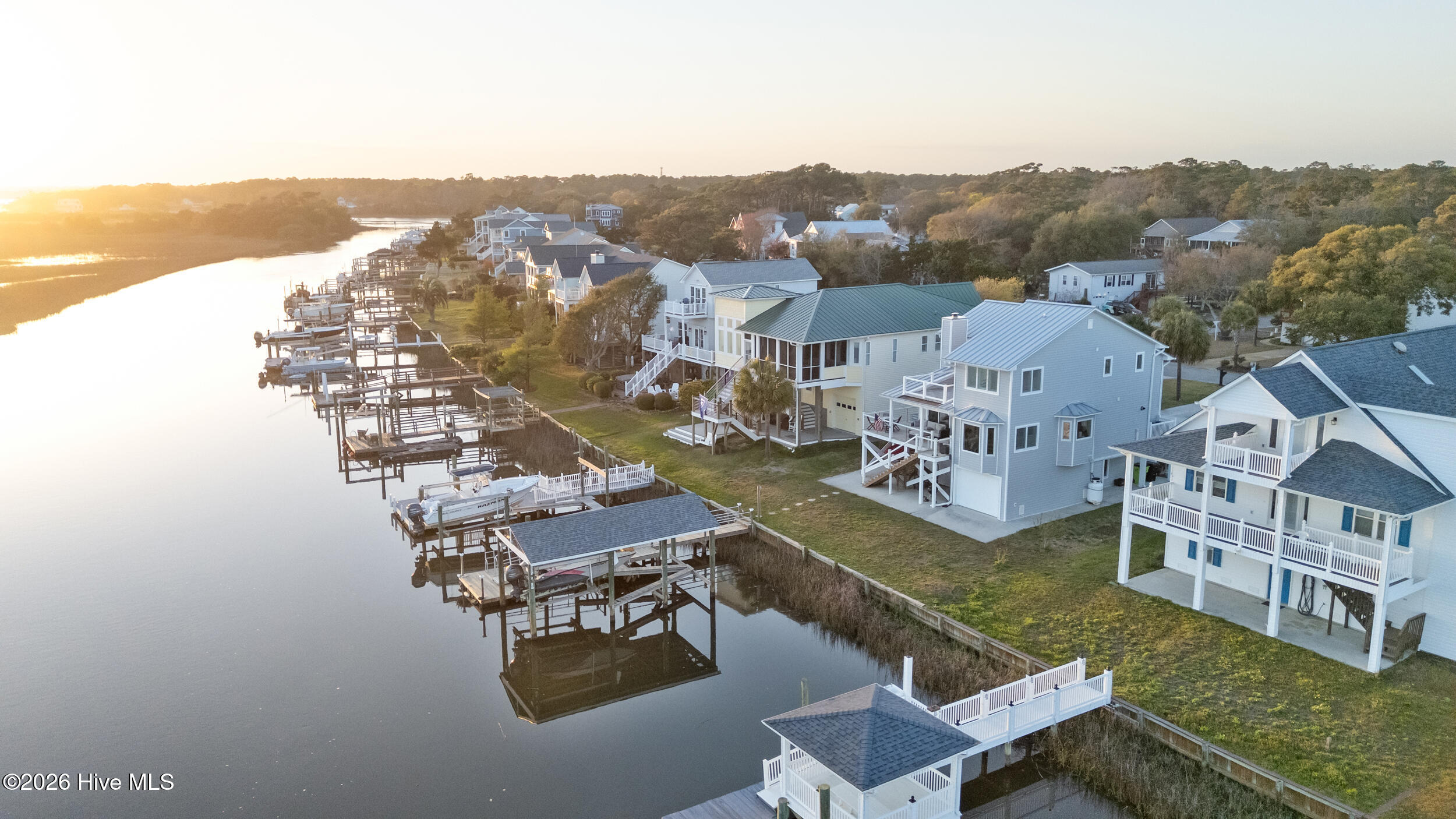 100564811 | Photo 85