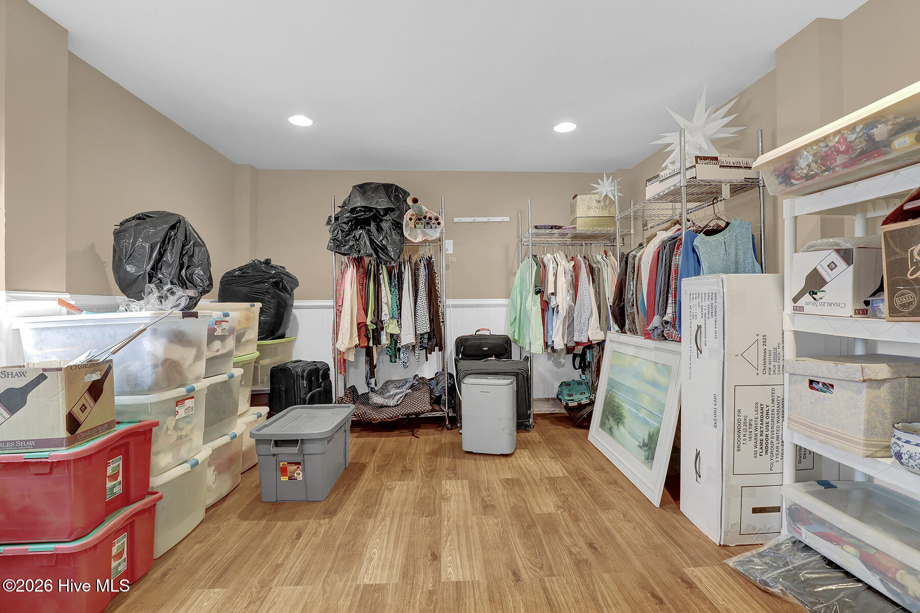 100548682 | Photo 38