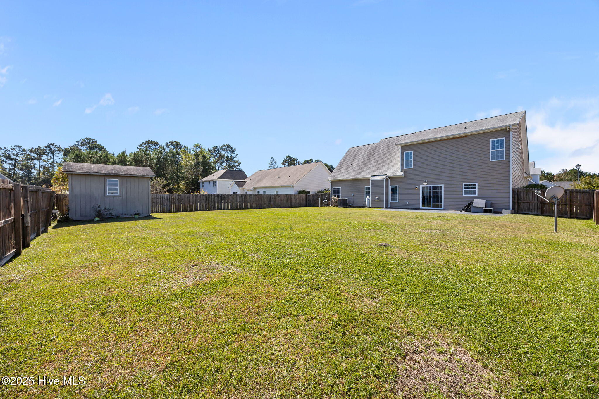 100532317 | Photo 10