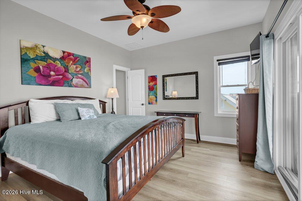 100567511 | Photo 28