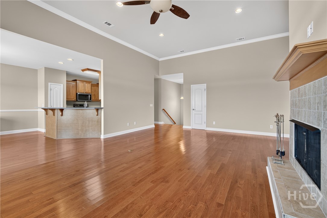 Open floor plan great for entertaining.