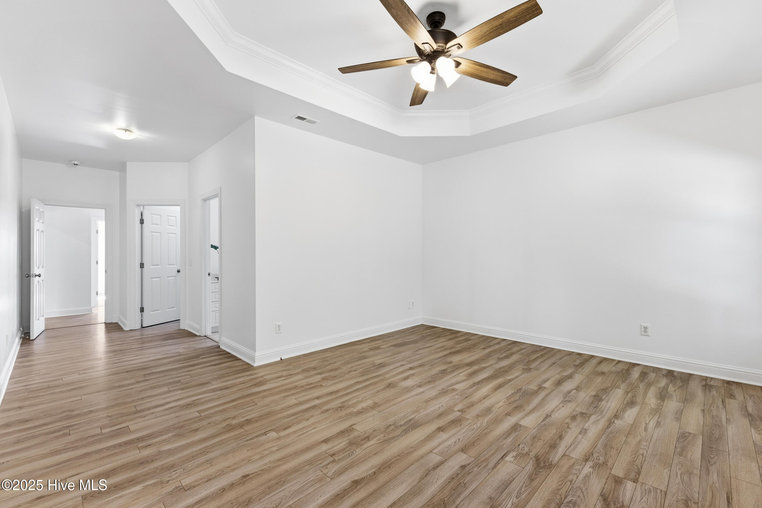 100537755 | Photo 21