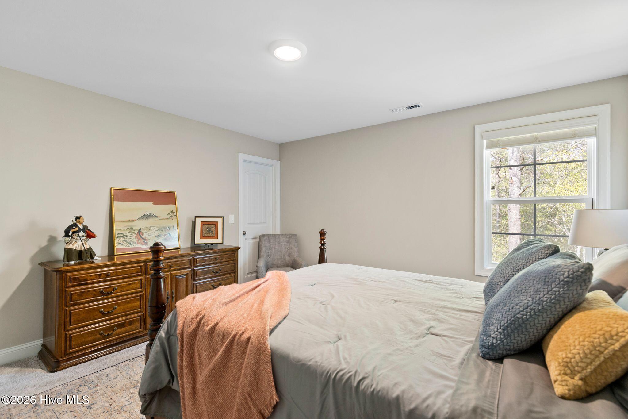 100558926 | Photo 40